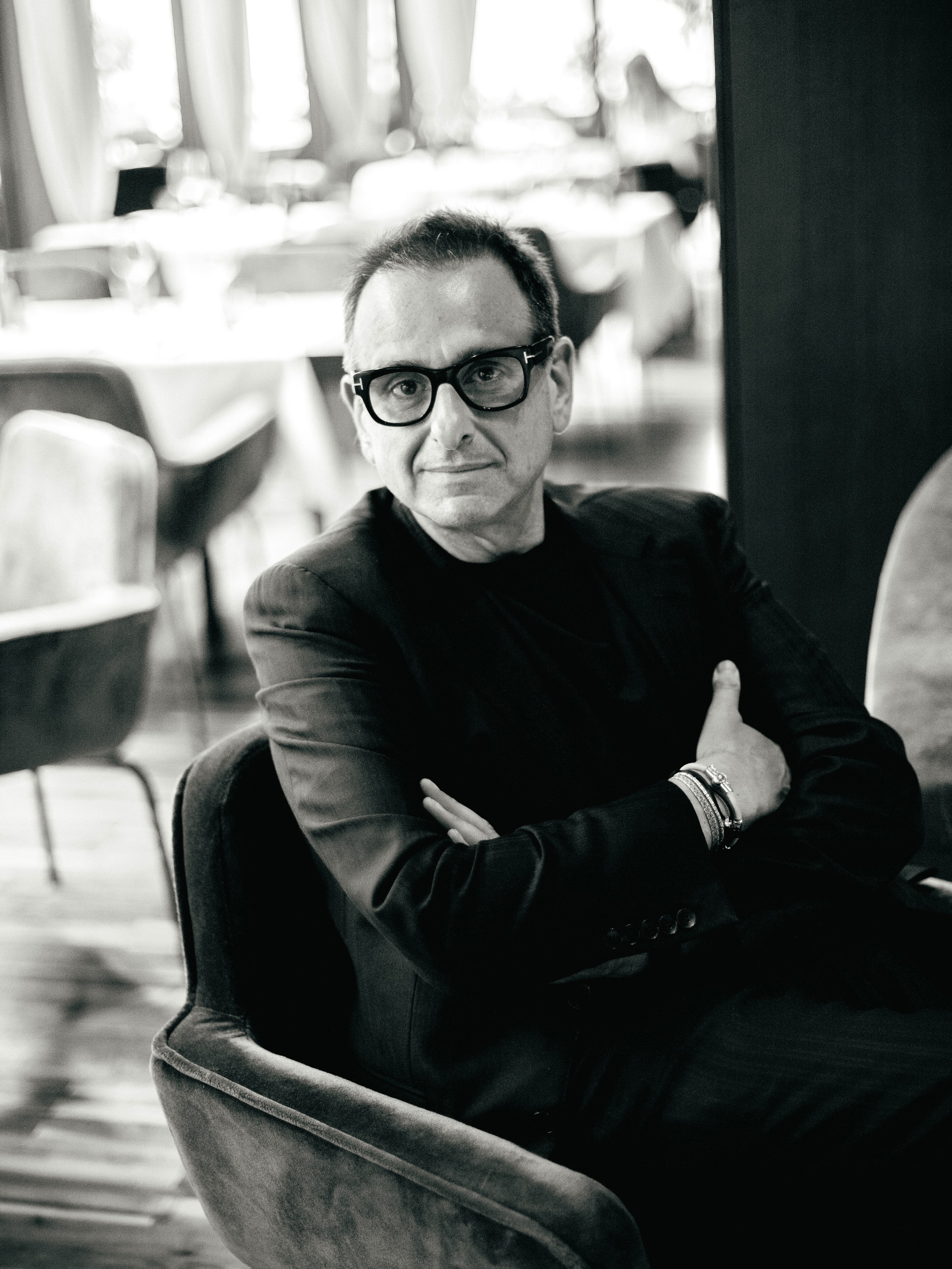 Strenge Vision:&nbsp;Steht auf internationalen Chic, wie man ihn aus New York, Paris und Mailand kennt, gepaart mit einer Prise Wärme und Geborgenheit: »Fabios«-Betreiber Fabio Giacobello.&nbsp;fabios.at