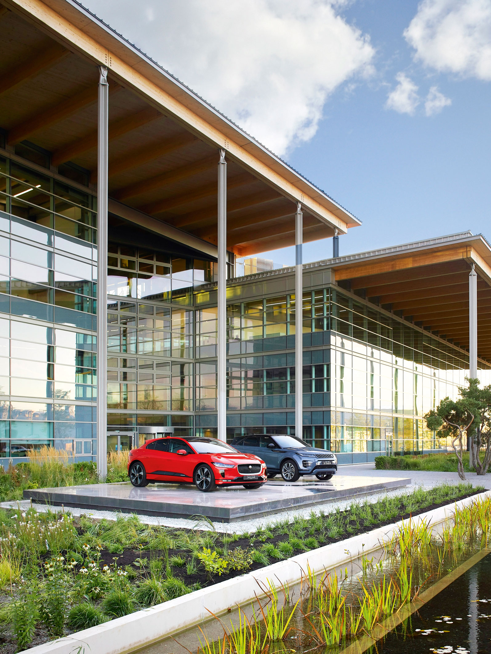 Hinter Glas:&nbsp;Das neue Designcenter von Jaguar in Gaydon lässt viel natürliches Licht in die Büros und Designstudios.