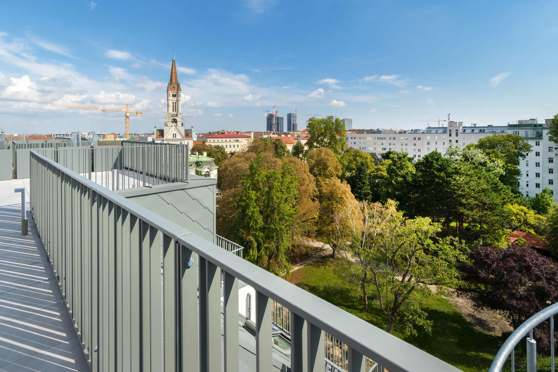 Auf den Gründen der ehemaligen Raiffeisen-Akademie entsteht ein zentral gelegener Wohnbau mit herrlichem Blick ins Grüne.