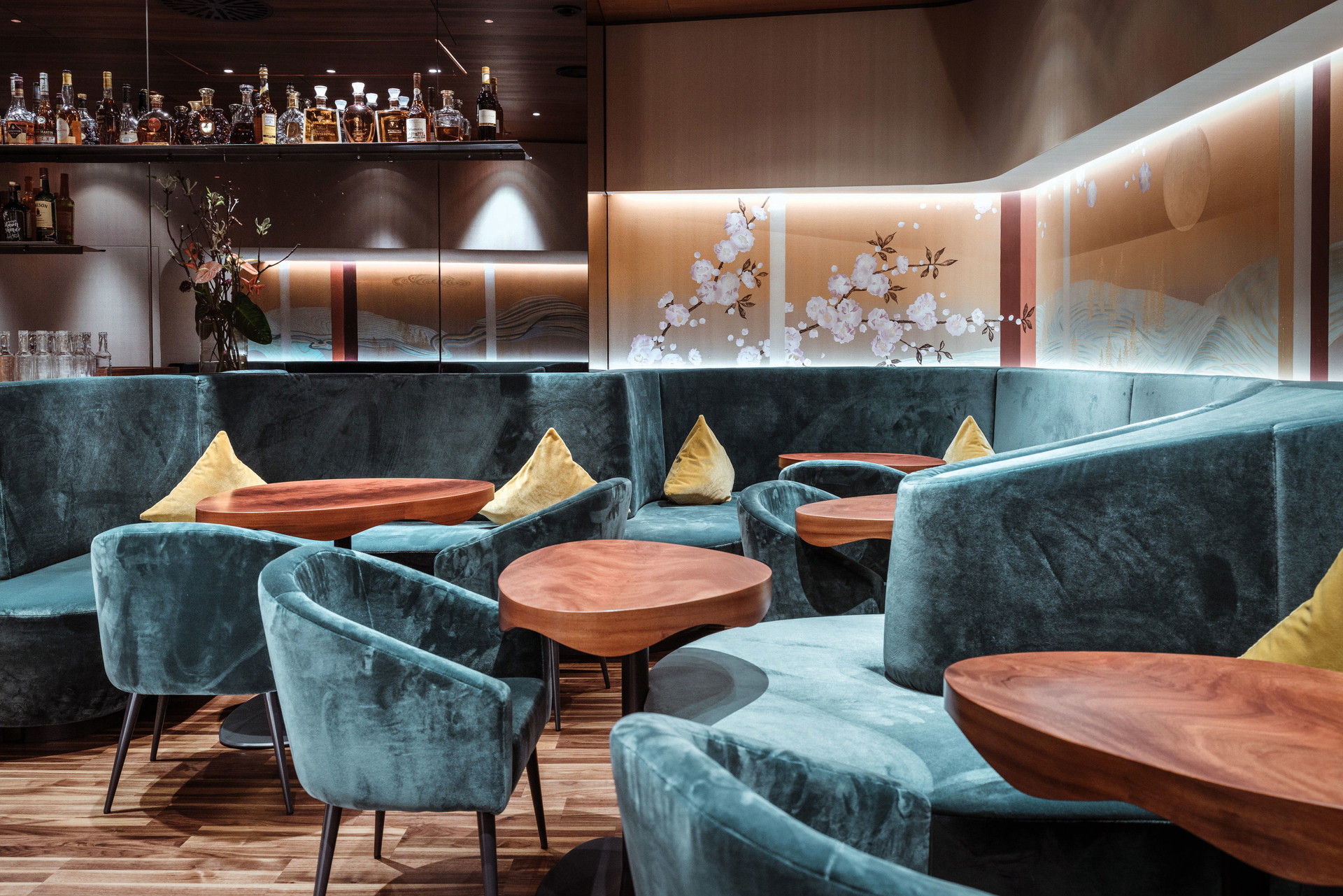 Nischenprodukt:&nbsp;Kleine Nischen gibt es im neuen Barbereich im Restaurant »Fabios«. Der Umbau wurde allerdings schon kurz vor der Pandemie abgeschlossen.