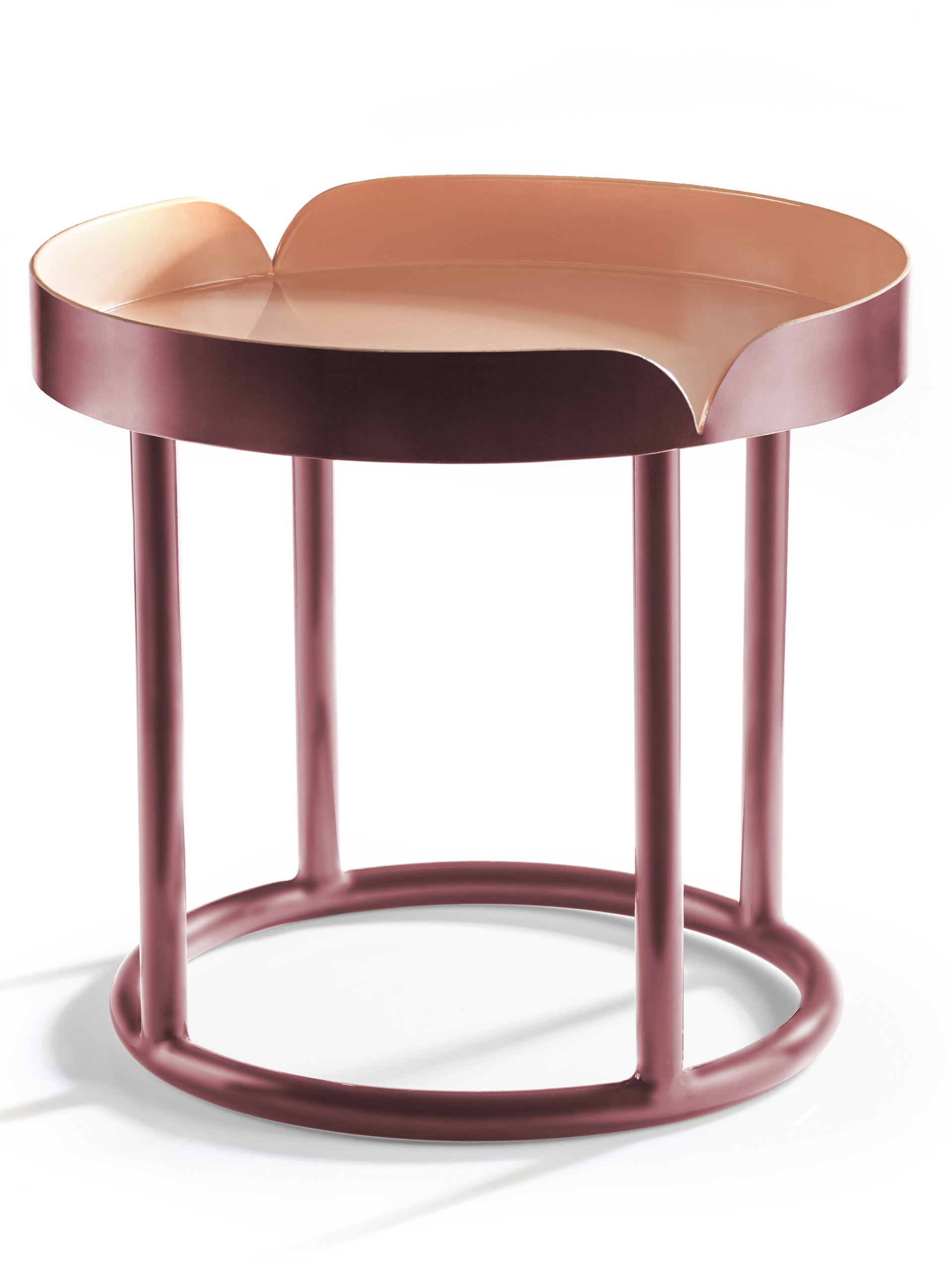 Natürlich rund: Inspiriert von der Form der tropischen Seerose »Victoria amazonica«: Beistelltisch für die Marke Ames.&nbsp;ames-shop.de