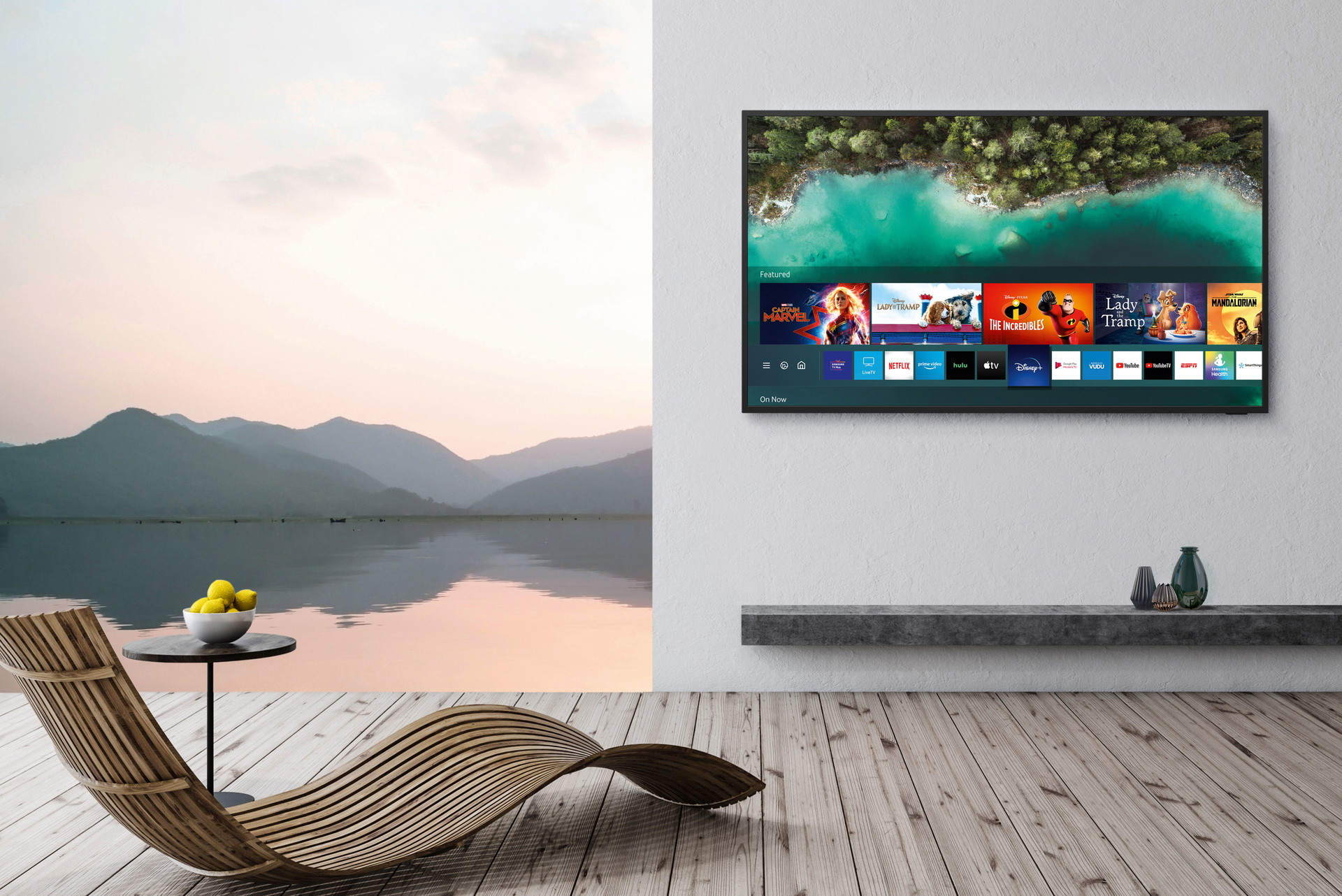 Gute Sicht: Samsung mischt mit seinem Top-Produkt »Terrace« (bis zu 75&nbsp;Zoll Bildschirmdiagonale) am Outdoor-Sektor mit. 4K-Technik sorgt für scharfe Bilder. samsung.com
