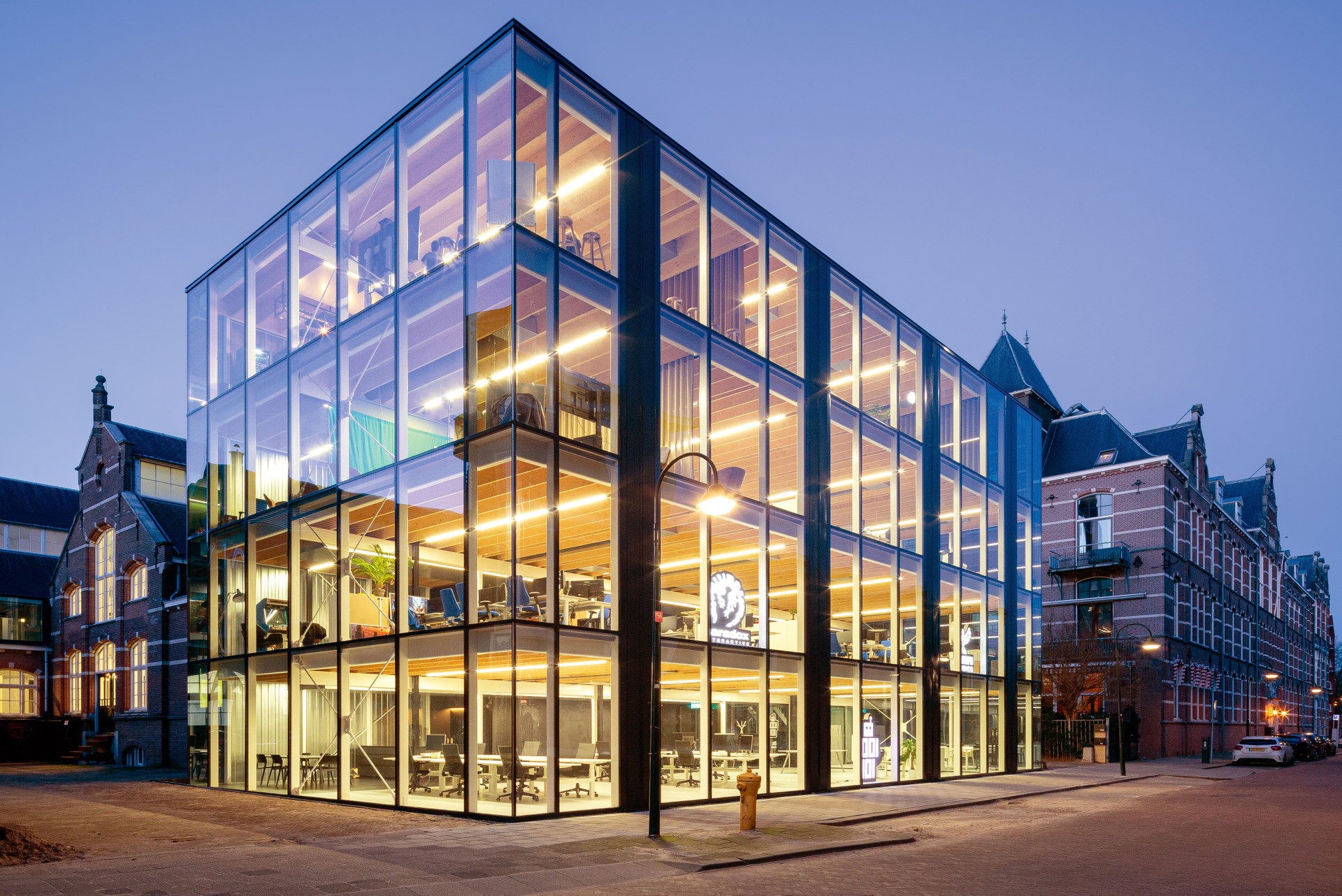 Klare Kante: Das Building D(emountable) in Delft lässt sich komplett demontieren. Eigentlich ist es aber so schön, dass man es für immer stehen lassen will. cepezed.nl