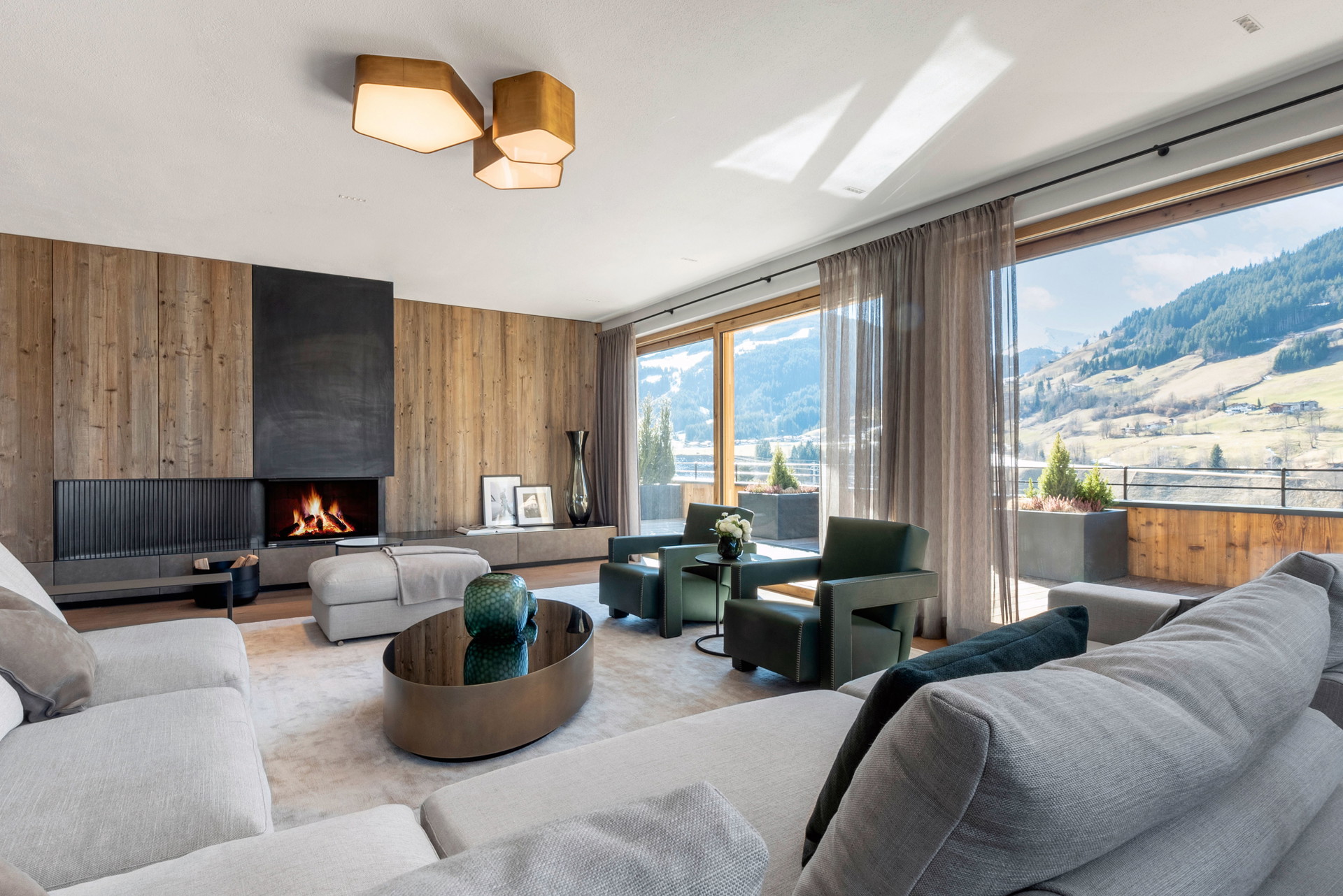 Chalet-Chic: Luxus-Domizil am Jochberg bei Kitzbühel mit Bergpanorama und moderner Cosiness.