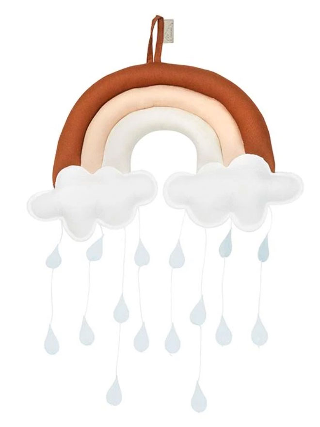 »Rainbow Mix Caramel« Spieluhr von CamCam Copenhagen. »Für das Kinderzimmer meiner kleinen Tochter Sky liebe ich das zeitlose Design der Marke Cam Cam Copenhagen. Der Clou: Die Produkte der Marke sind nicht nur stylisch, sondern auch ökologisch und fair produziert.«