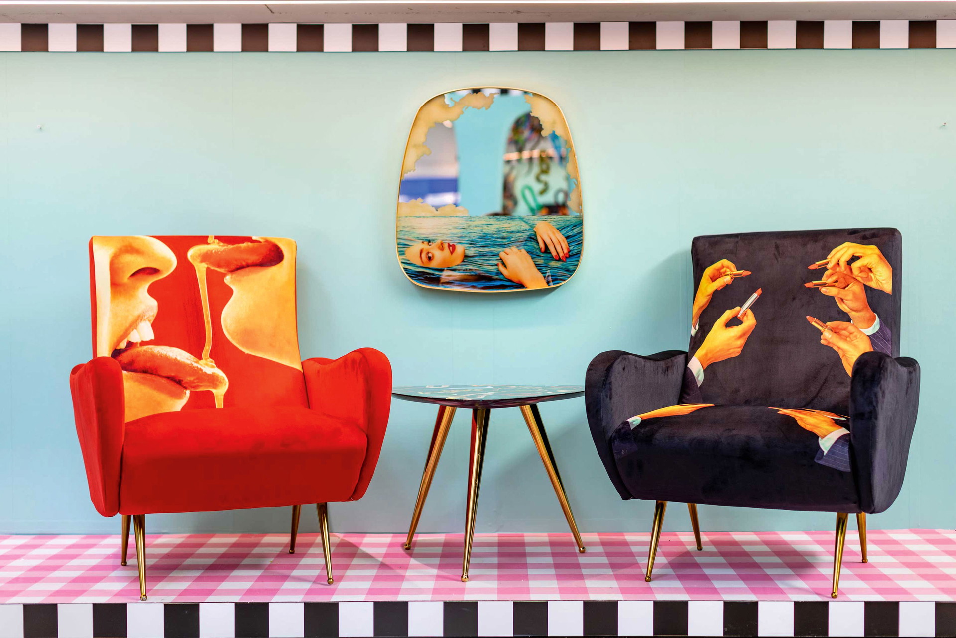 Exzentrik pur: Armsessel, Beistelltisch und Spiegel aus der »Toiletpaper«-Kollektion. Dafür wurde mit den Kunststars Maurizio Cattelan und Pierpaolo Ferrari kooperiert.