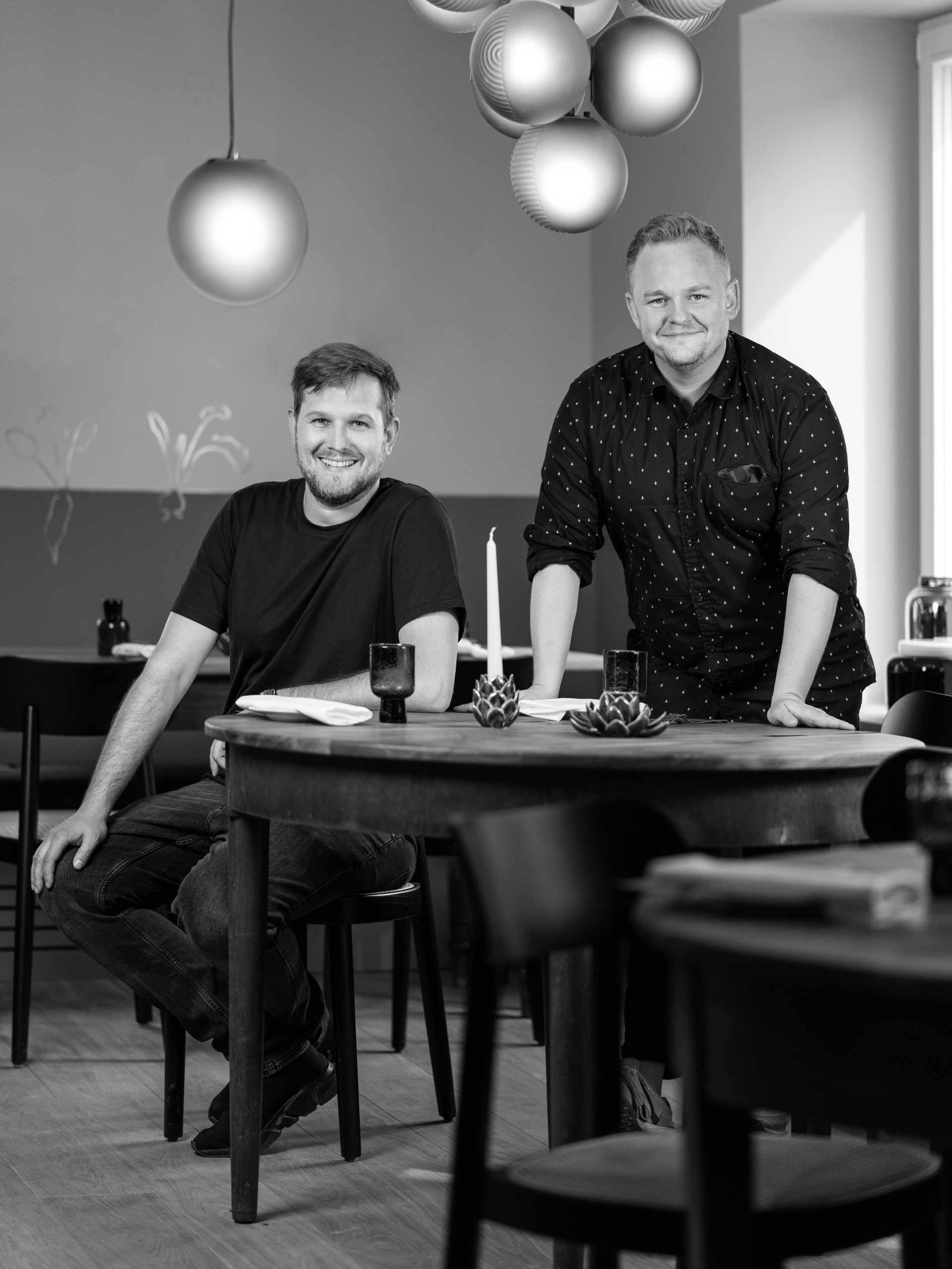 Sebastian Herkner, Jahrgang 1981, der sein Studio in Offenbach hat, und&nbsp;Nicolai Wiedmer, Betreiber des »Mättle«.

