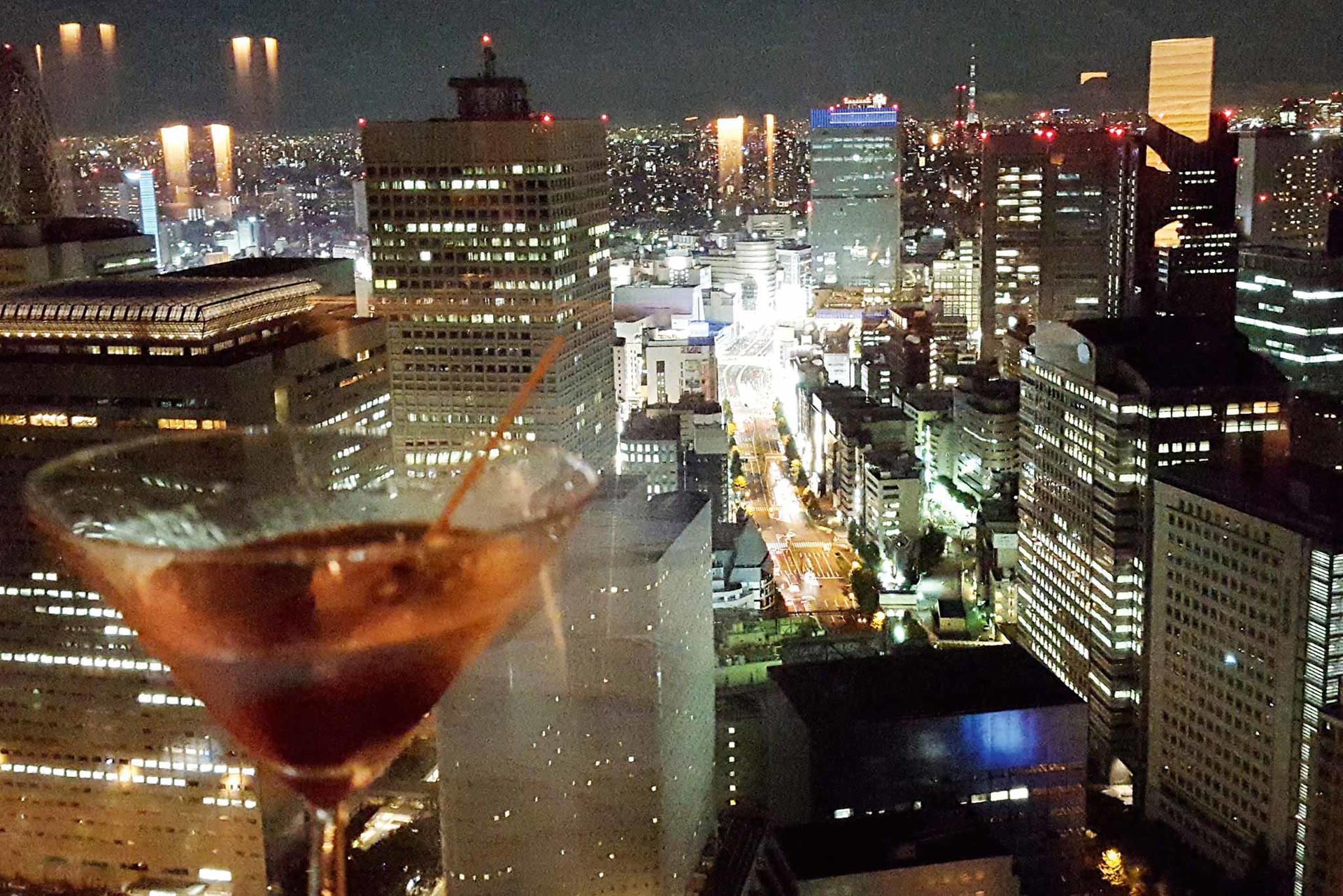 Kenzo Tange, 1994 »Hier fühlt man sich wie auf einem fremden Trabanten. Der nächtliche Ausblick über die japanische Hauptstadt ist unvergesslich – das faszinierte auch Scarlett Johansson im legendären Film ›Lost in Translation‹.«