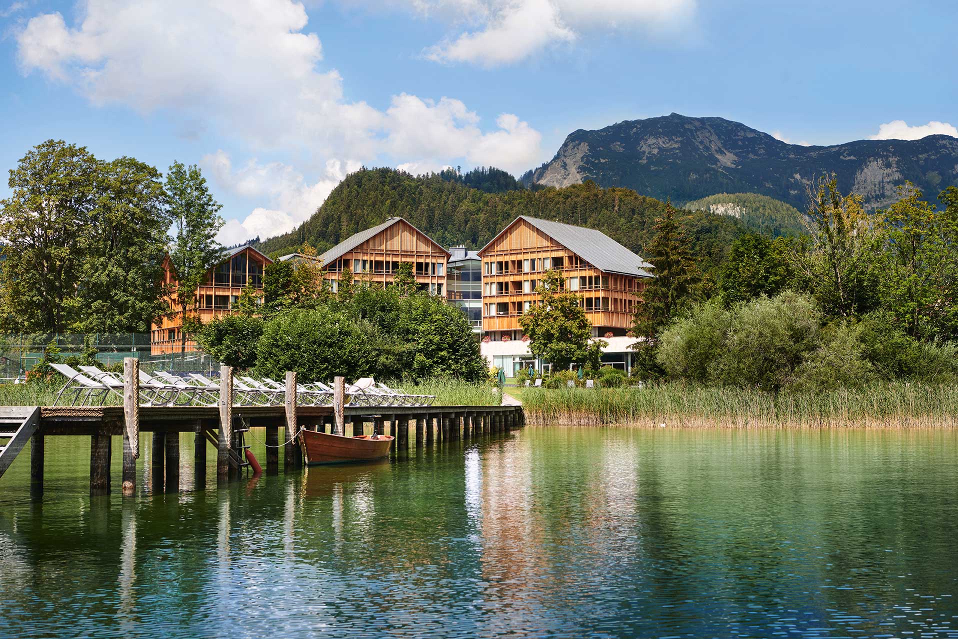 Die moderne großzügige Bauwese des Medical Health Resorts in Altaussee vermittelt eine besondere Atmosphäre. Die Architektur integriert sich mühelos in das ländliche Umfeld.