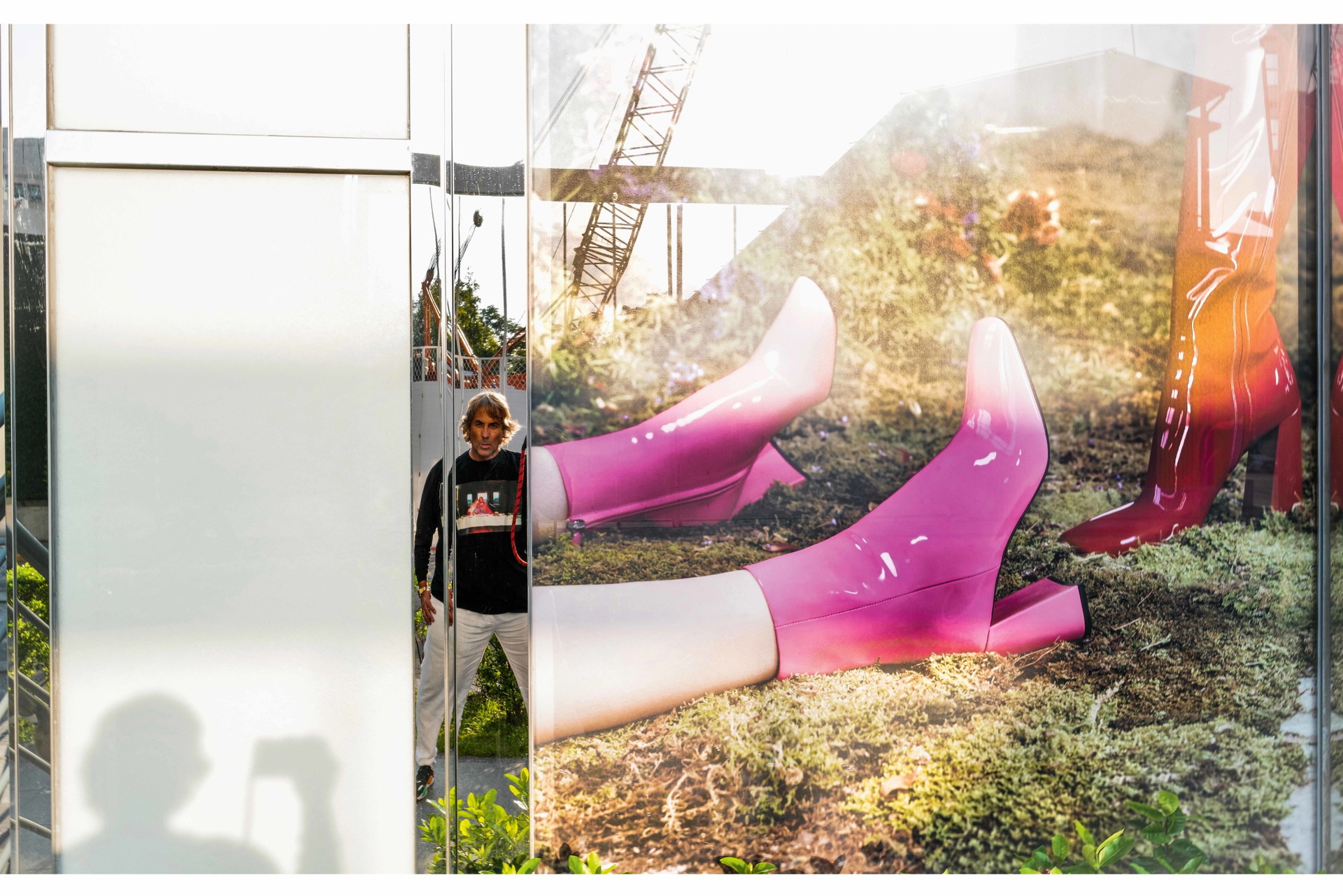 Fotocollage-Kunstwerk von&nbsp;Prinz Hubertus von Hohenlohe
»Die Arbeiten meines Freundes&nbsp;vermitteln für mich nur positive&nbsp;Gefühle und Energie, erinnern mich an unsere vielen lustigen&nbsp;Reisen, Veranstaltungen&nbsp;und gemeinsamen Partys.«