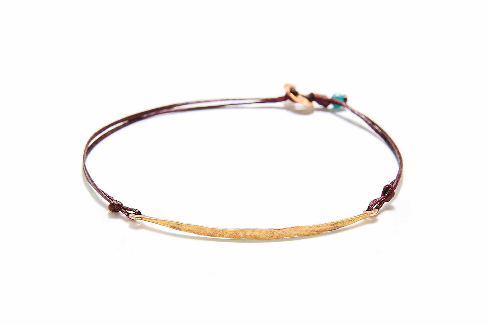 Armbänder von Apriati
»Die meisten dieser leichten, fadenartigen Schmuckstücke habe ich in Mykonos gekauft. Ohne sie gehe ich nicht aus dem Haus!«