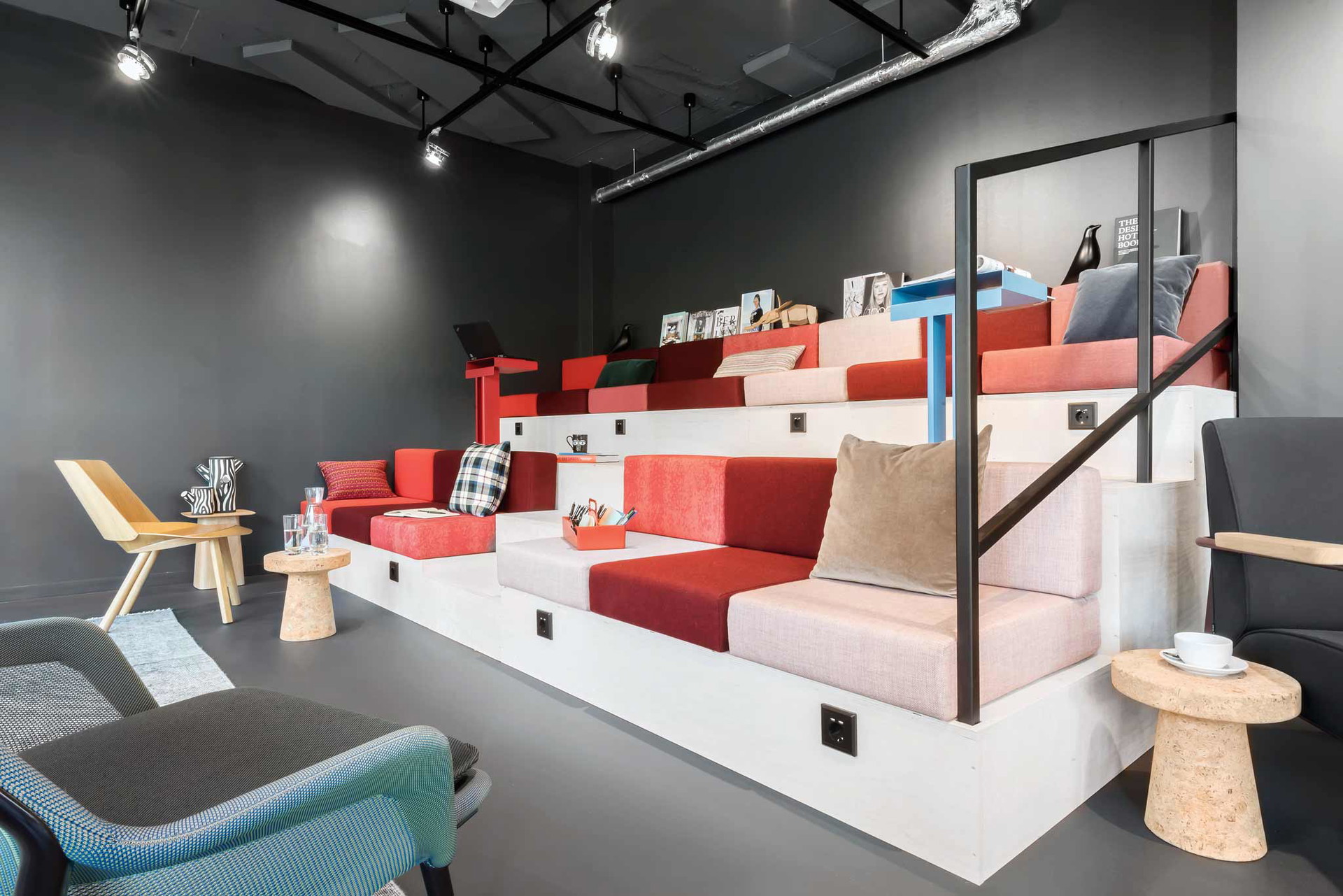 Expansion gestoppt: Design Offices ist mit 40 Standorten Deutschlands führender Anbieter von Corporate Coworking. Die einst geplante Expansion nach Österreich liegt derzeit auf Eis. designoffices.de