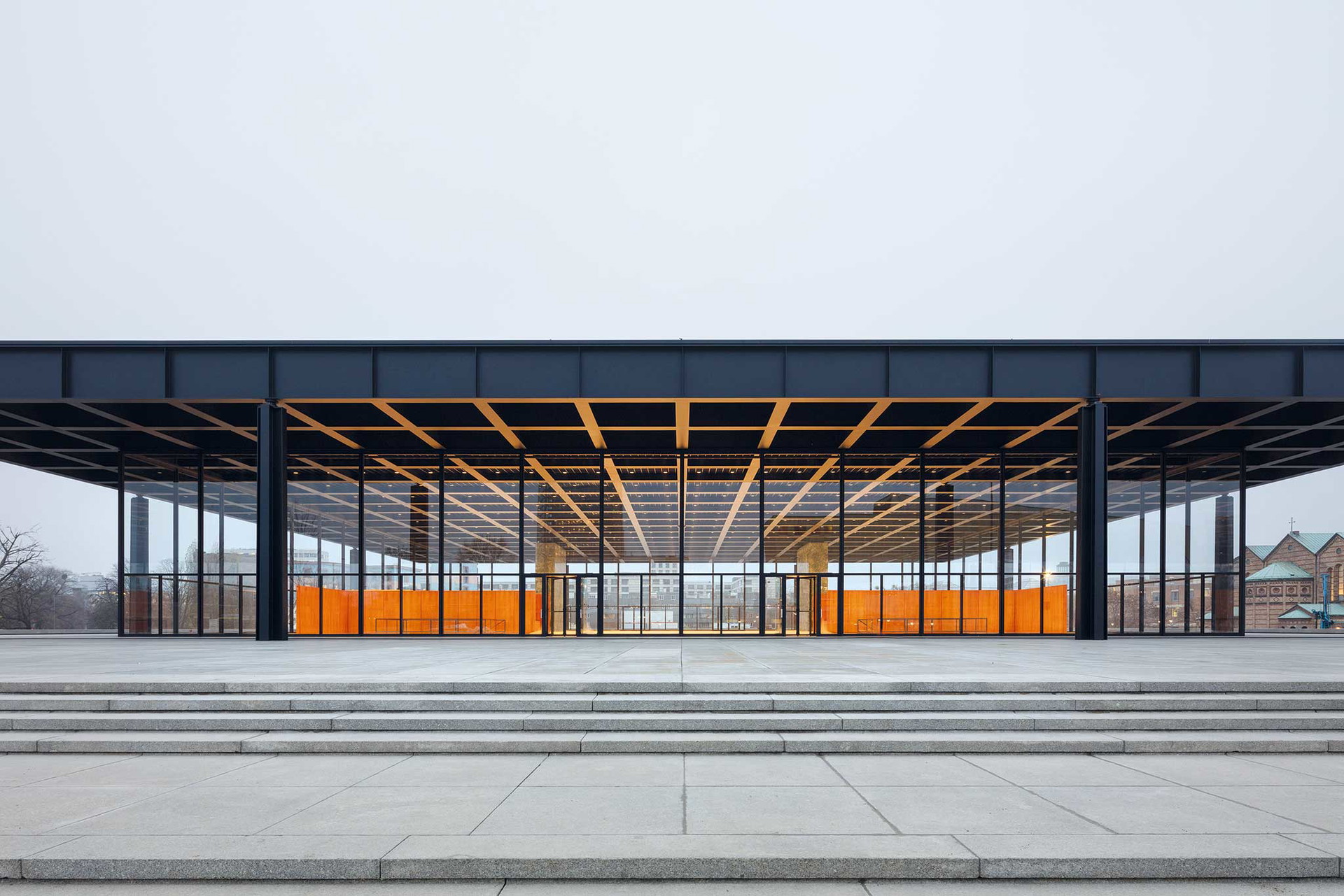 Umfassend von David Chipperfield restauriert und erneuert: die 1968 eröffnete Neue Nationalgalerie, entworfen von Mies van der Rohe. smb.museum