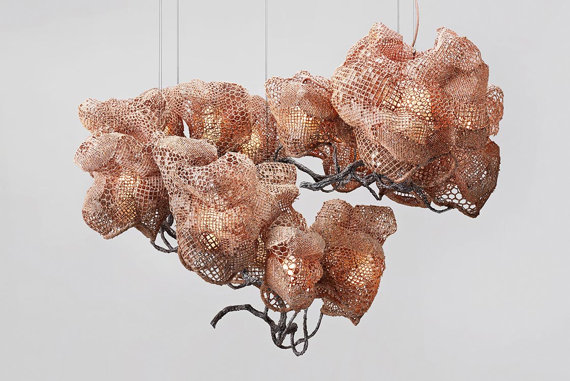 TEFAF Mit »Spiral Chandelier Pink« von Nacho Carbonell und vielem mehr geht der Big Player der Kunst- und Antiquitätenmessen online (9.–13.9.). tefaf.com