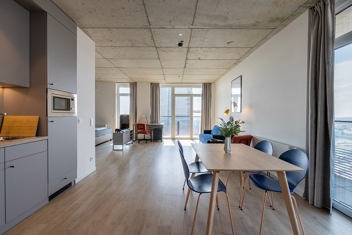Superior Upper Floor
