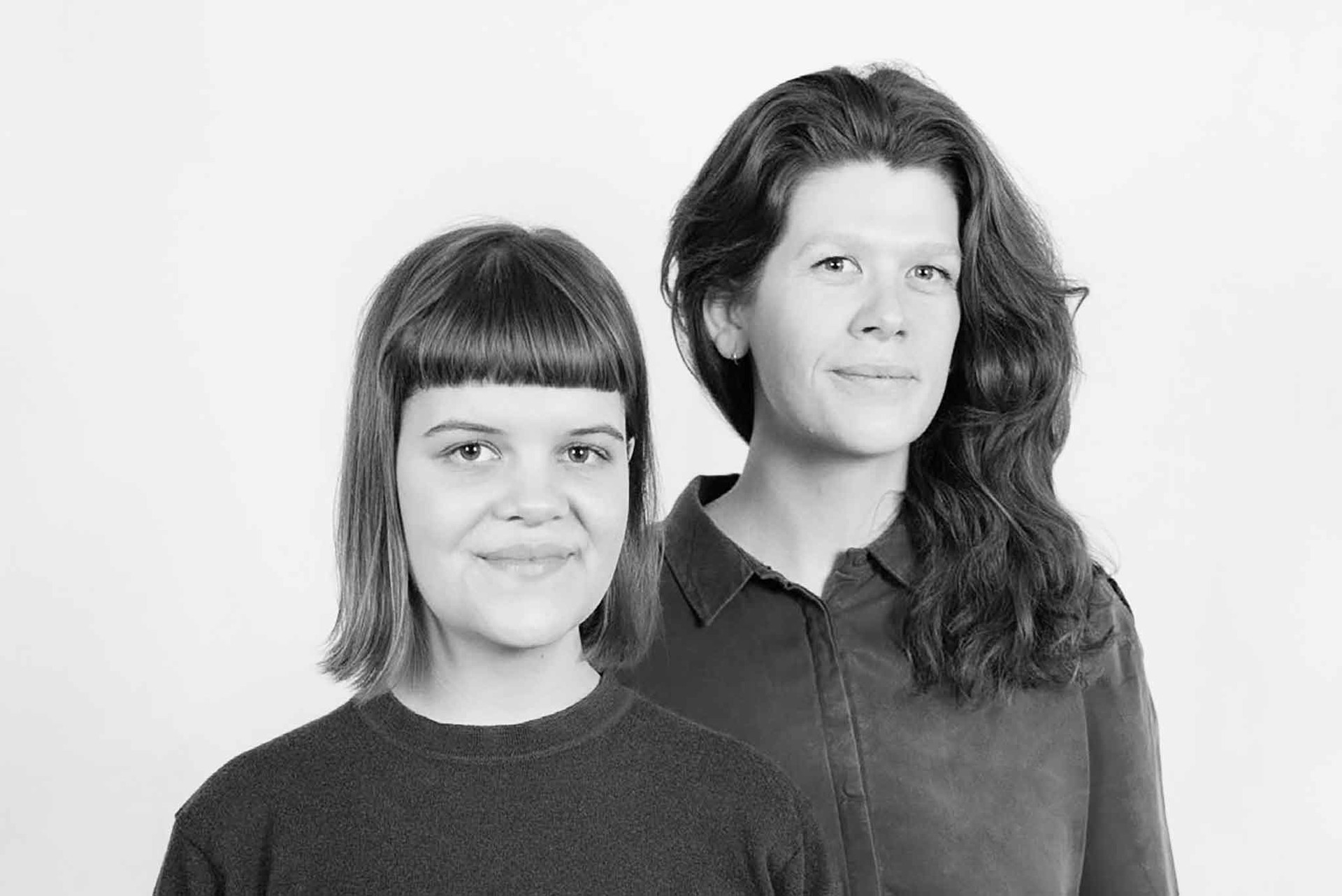 Marie Nemeth und Silvia Stocker&nbsp;studiotut.  Gemeinsam mit dem Architekturbüro&nbsp;»Auf’strich« kuratieren sie den »Dorfplatz EU«.
»Ganz unter dem&nbsp;europäischen Motto&nbsp;›in Vielfalt geeint‹ sehen&nbsp;wir den Facettenreichtum als gemeinsamen Nenner&nbsp;des europäischen Designs.«