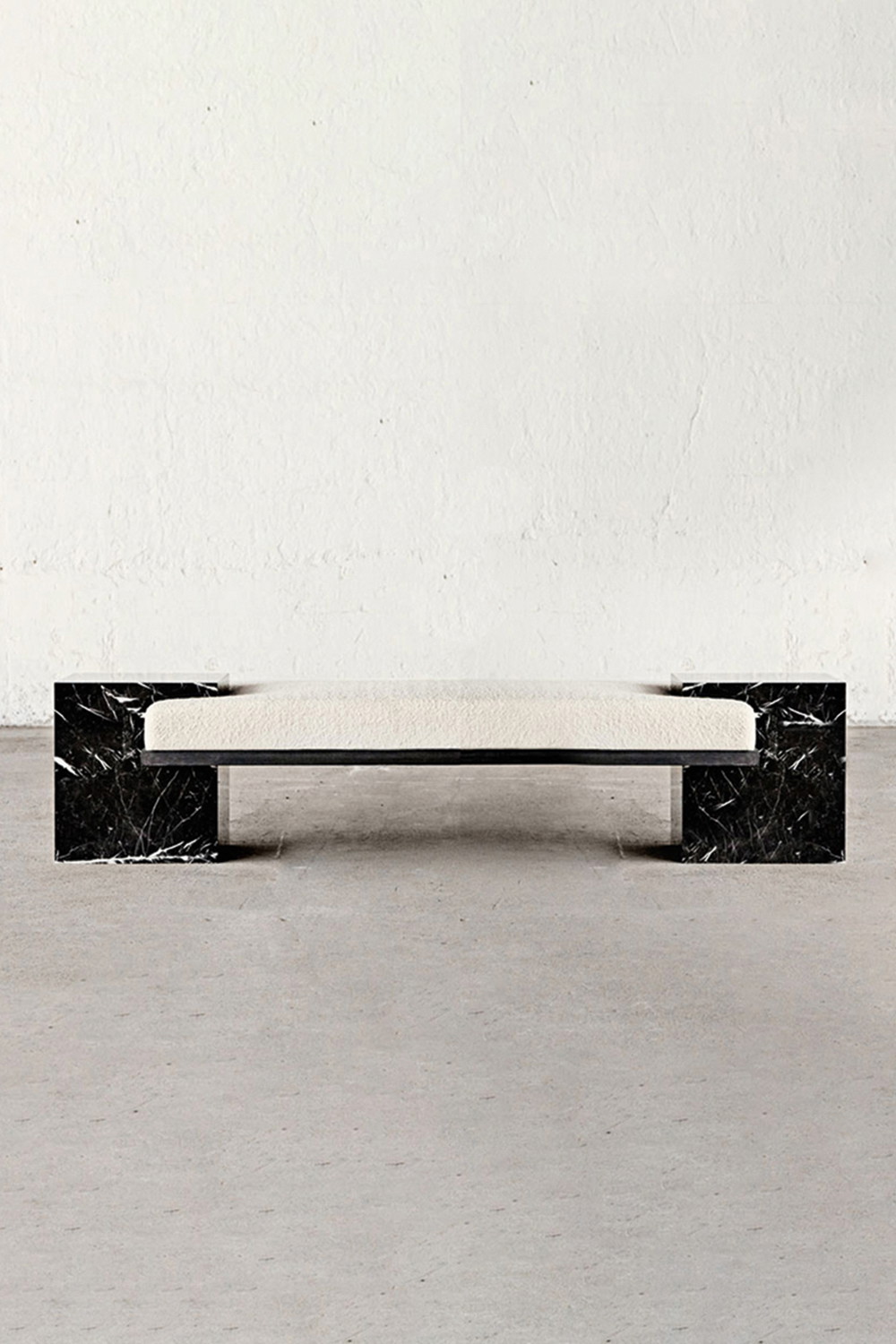 Nahtlose Präzision ohne Verbindungsstücke schafft bei der »Coexist Bench« von Slash Objects fließende Übergänge.