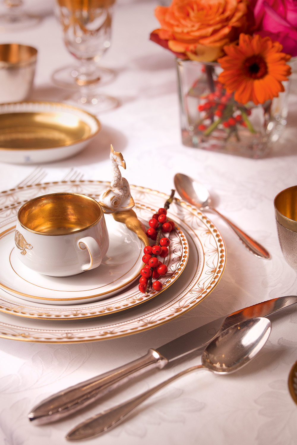 Passend zur Jahreszeit dekoriert die Prinzessin einmal opulent oder sanft. Zu Weihnachten darf es ruhig etwas üppig sein.