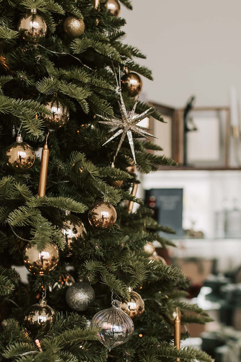 Perfektes Paar: Silber und Gold in der Weihnachtsdeko