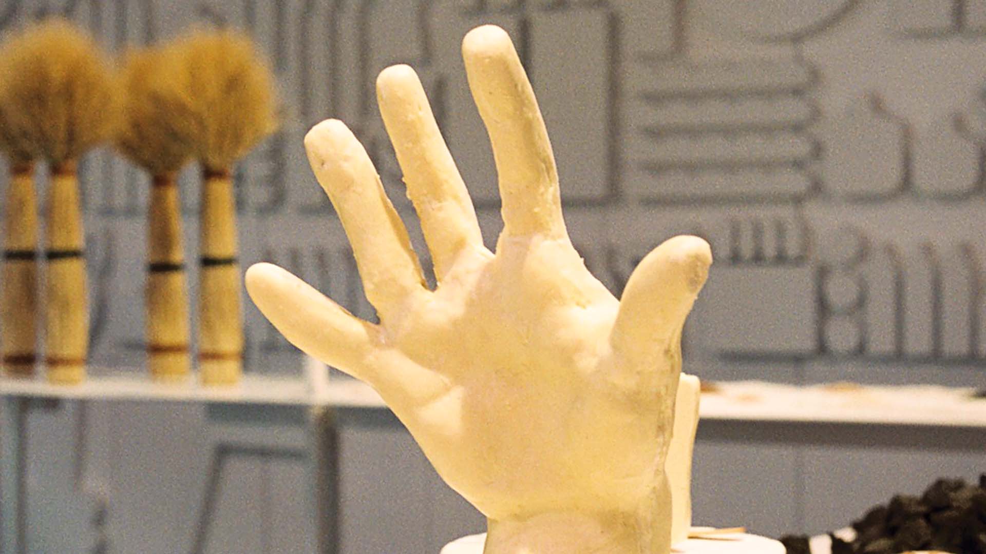 Fast schon ihr Markenzeichen: Skulpturen aus Butter prägen das Werk der in Ägypten geborenen Künstlerin.