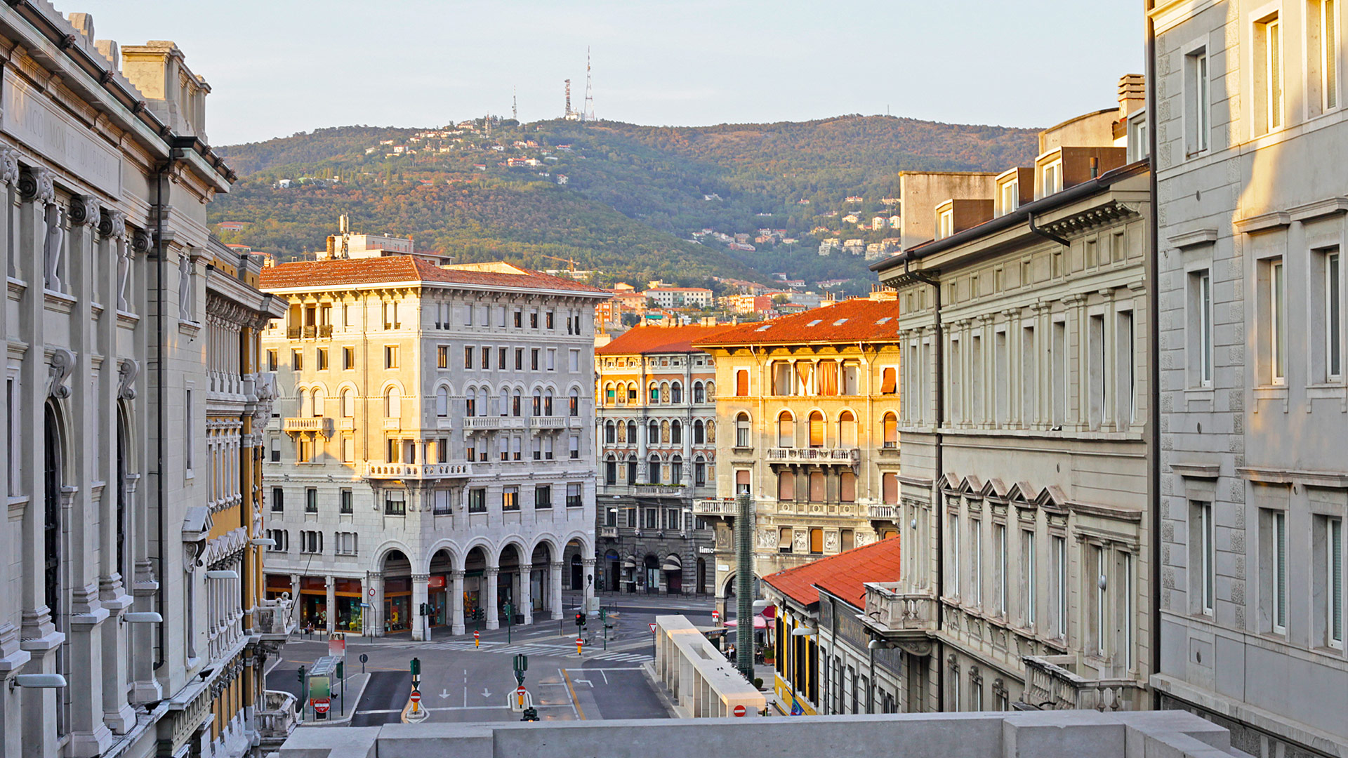 Eine einzigartige Mischung aus Architekturstilen, Geschichte und Menschen: Triest ist mit keiner anderen italienischen Stadt vergleichbar.