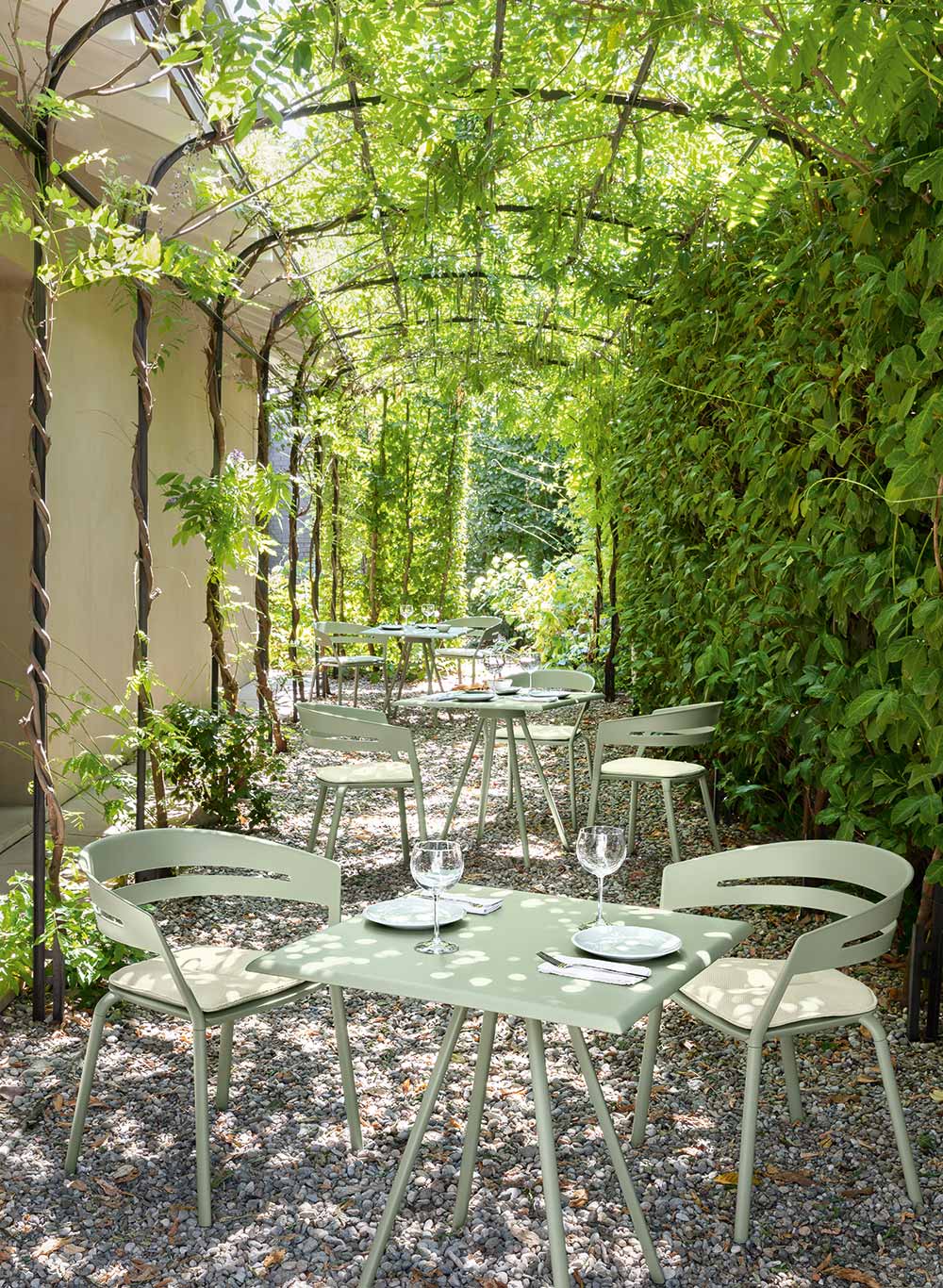 Mahlzeit&nbsp;Alberto Lievore ist mit diesen Dining-Stühlen einer der besten Stuhlentwürfe der letzten Jahre gelungen. Macht Appetit auf mehr.&nbsp;fastspa.com