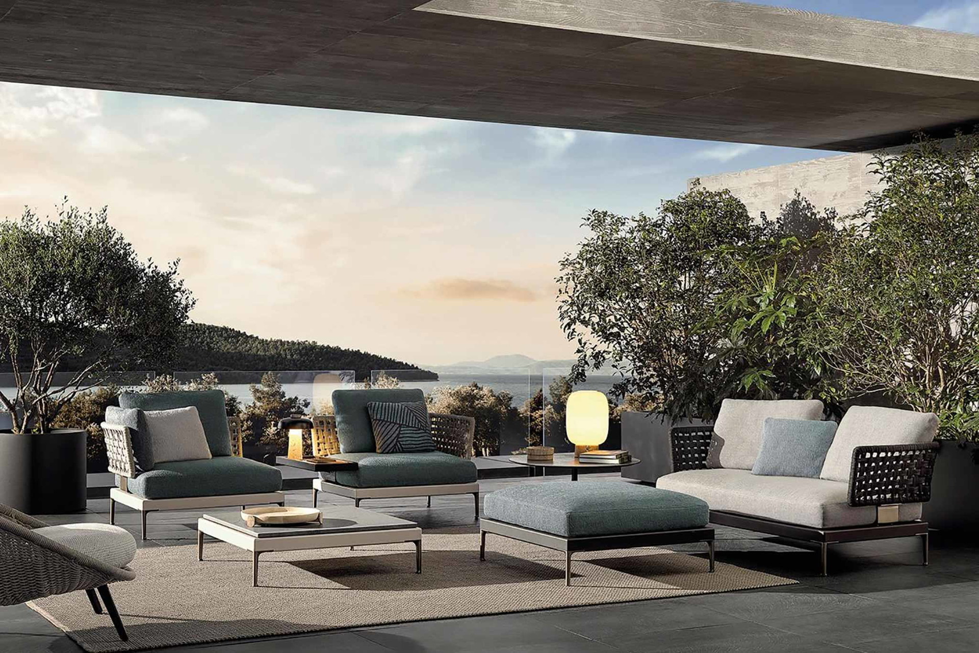 Guter Stoff&nbsp;Für die Outdoor-Serie »Patio« kooperierte Minotti mit GamFratesi. Hightech-Stoffe machen die Sofas weich und wetterfest.&nbsp;minotti.com 