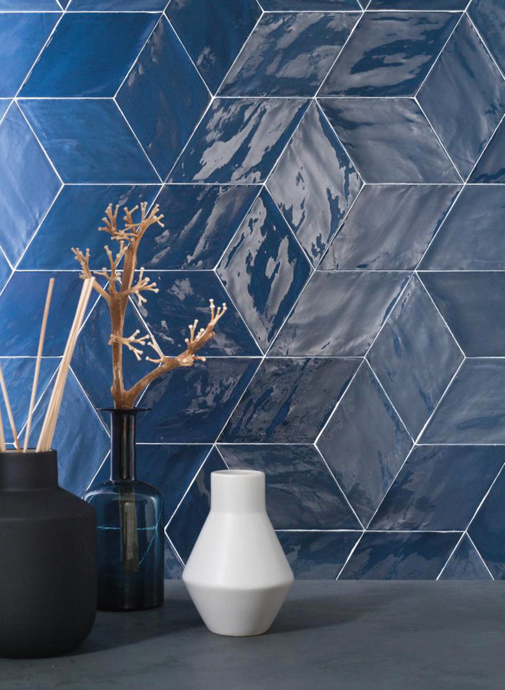 Persönliche Kreativität&nbsp;Die geometrischen Fliesen der »Rhombus«-Kollektion lassen sich individuell zusammensetzen. porcelanosa.com