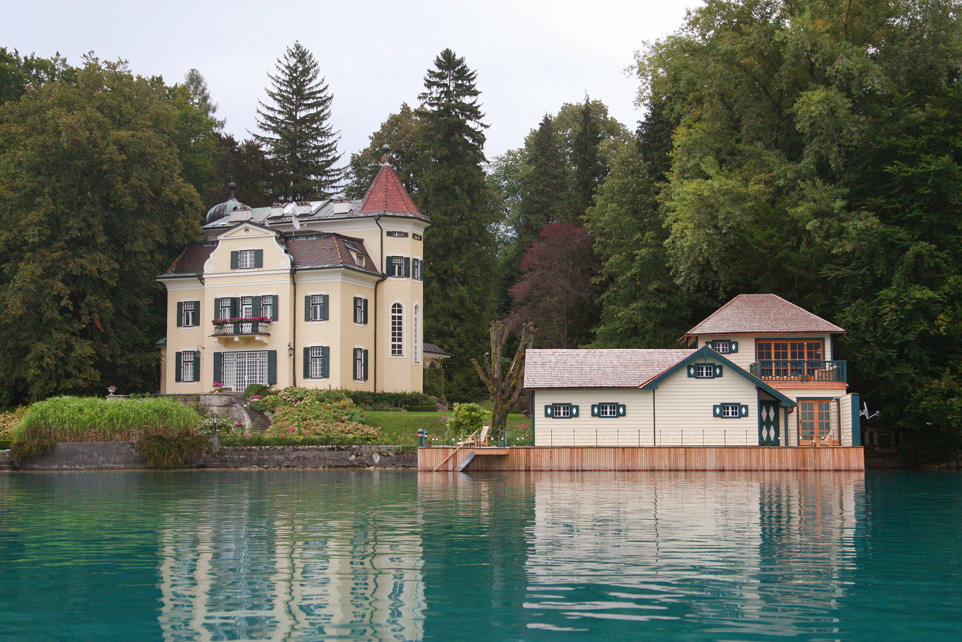 Nachforschungen&nbsp;Das Waldschlössl am Attersee im Besitz eines Putin-nahen Oligarchen steht im Visier der Ermittler.