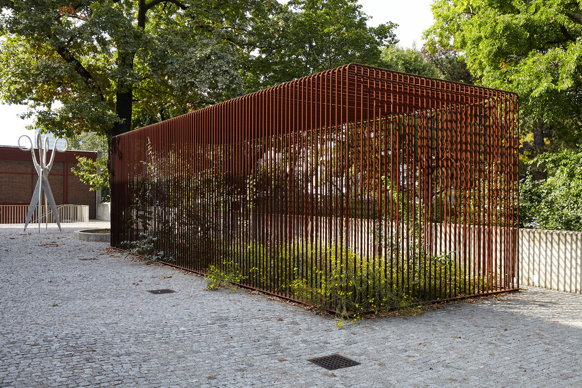 »Wilde Cube« von Lois Weinberger