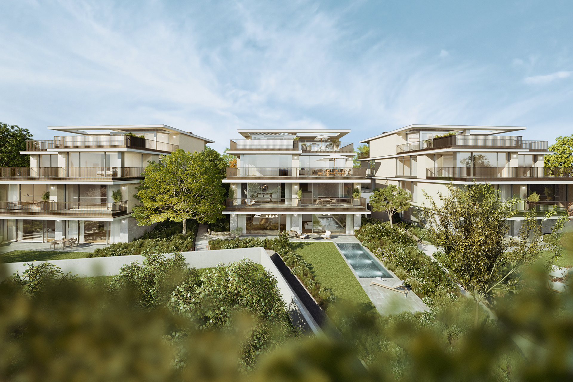 CROWND BY CHIPPERFIELD, Wien 13 Wo einst eine Villa des Wiener Architekten Carl Auböck stand, die bereits durch viele Bauträger-Hände ging, ehe sie beim Wiener Immobilienentwickler Crownd landete, soll nun durch hochwertige Architektur hehre Kompensation entstehen: Niemand Geringerer als der Londoner Architekt David Chipperfield, Meister einer unaufgeregten Neomoderne, plant drei Stadtvillen mit insgesamt 20&nbsp;Wohnungen zwischen 45 und 300&nbsp;Quadratmetern. Die Gartenwohnungen verfügen über einen eigenen Swimmingpool, die darüber liegenden Einheiten über Luft und Ausblick. Der Rohbau befindet sich kurz vor der Fertigstellung. Ein Drittel der Wohnungen ist nach Auskunft von Crownd bereits verkauft. Preis auf Anfrage.&nbsp;crownd.at, chipperfield.crownd.at, davidchipperfield.com 