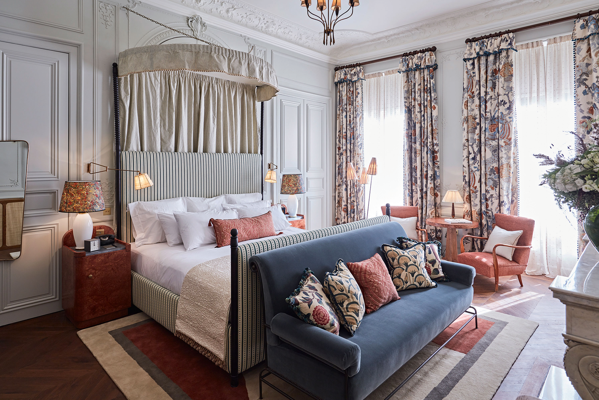 Soho House Paris&nbsp;wurde von Jean Cocteau, Jean Royère inspiriert. Man präsentiert französisches Boudoir und Cabaret-Interieur.&nbsp;sohohouse.com