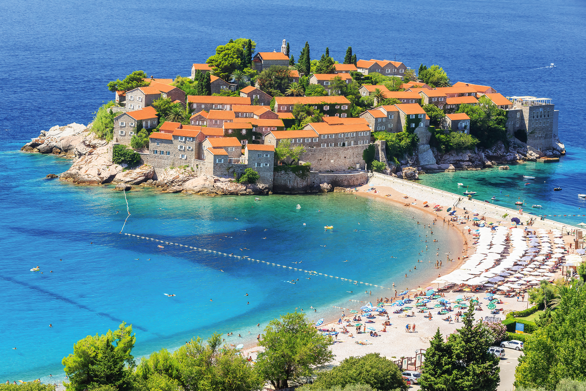 Reges Interesse&nbsp;Sveti Stefan ist ein weiterer Hot Spot des Immobilienmarkts, der insbesondere für seine Insel an der Adria bekannt ist.