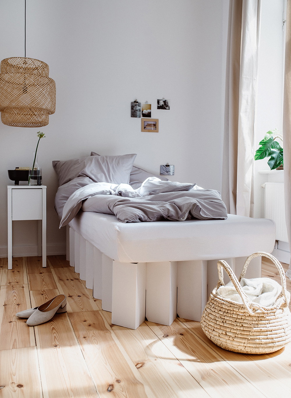 Praktisch&nbsp;Wenn man den Platz gerade anderweitig benötigt, kann man das »Bett 2.0« ganz -einfach zusammenfalten.&nbsp;roominabox.de