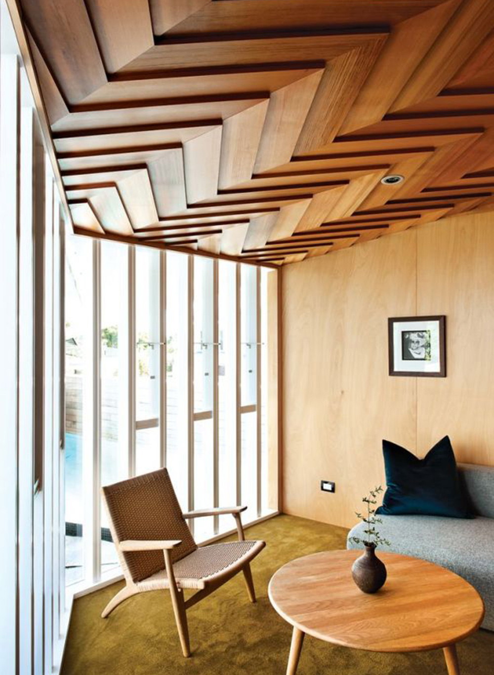 Geometrische Holzverkleidung