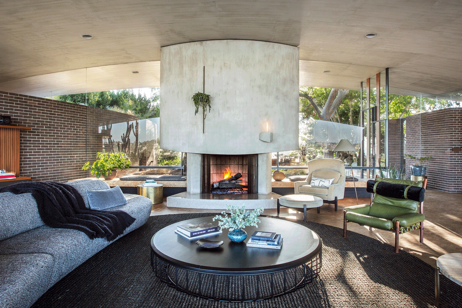 Wohnlandschaft&nbsp;Wie für John Lautner typisch gehen im Silvertop House Innenraum und Garten fugenlos ineinander über. Alles ist Landschaft – das warme kalifornische Klima macht’s möglich.
