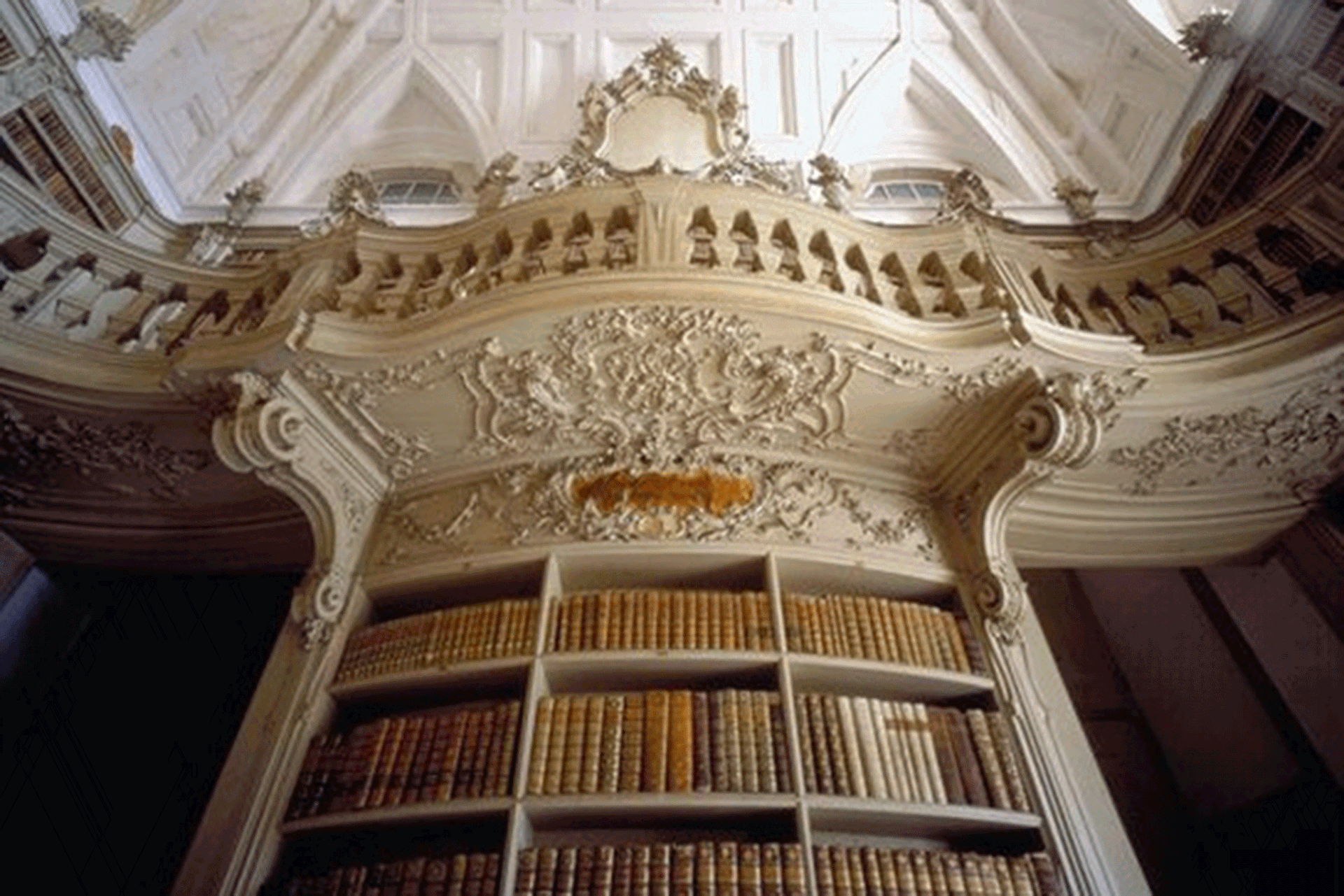 Zur&nbsp;Biblioteca do Convento de Mafra, Mafra, Portugal&nbsp;patrimoniocultural.gov.pt