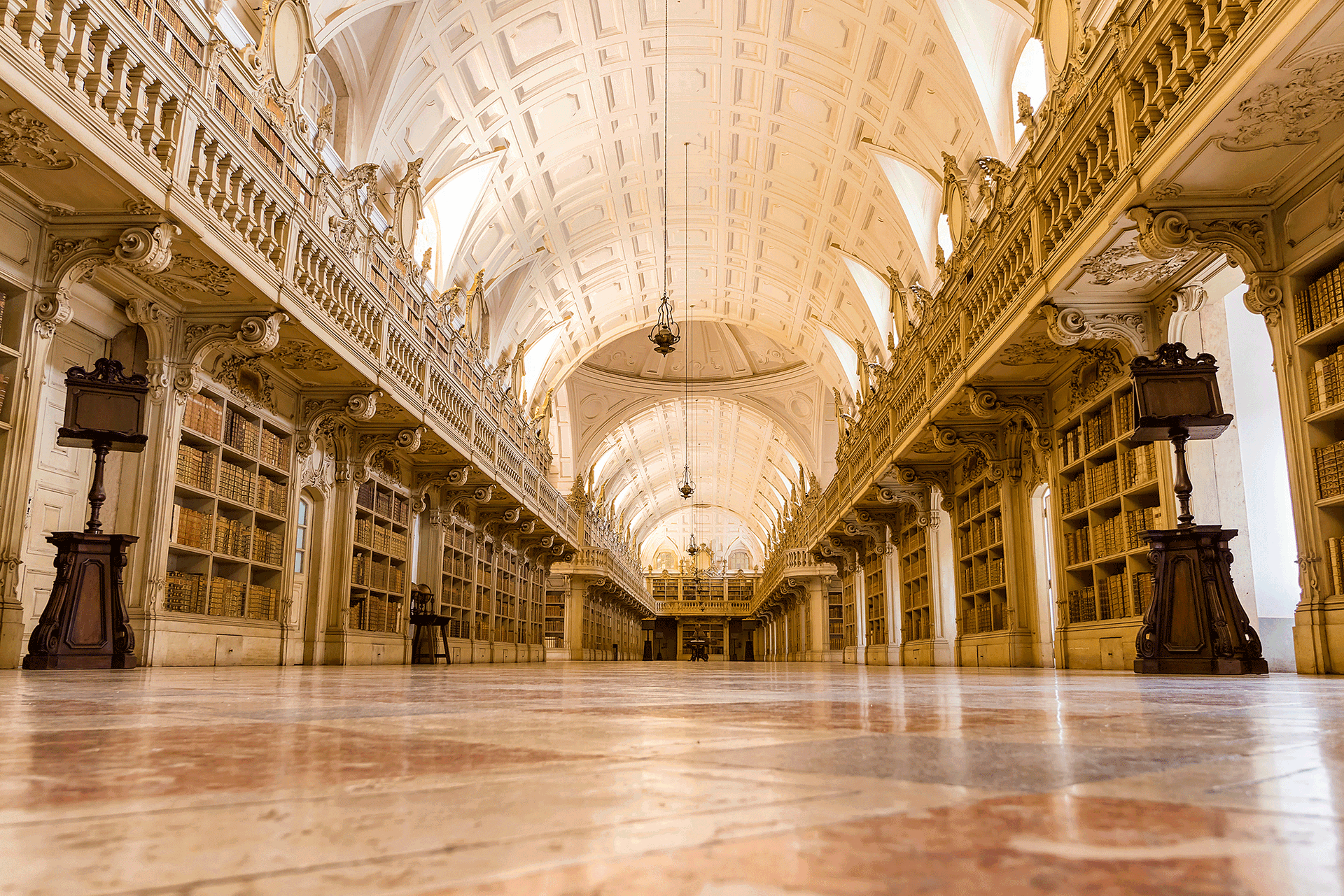 Zur&nbsp;Biblioteca do Convento de Mafra, Mafra, Portugal&nbsp;patrimoniocultural.gov.pt
