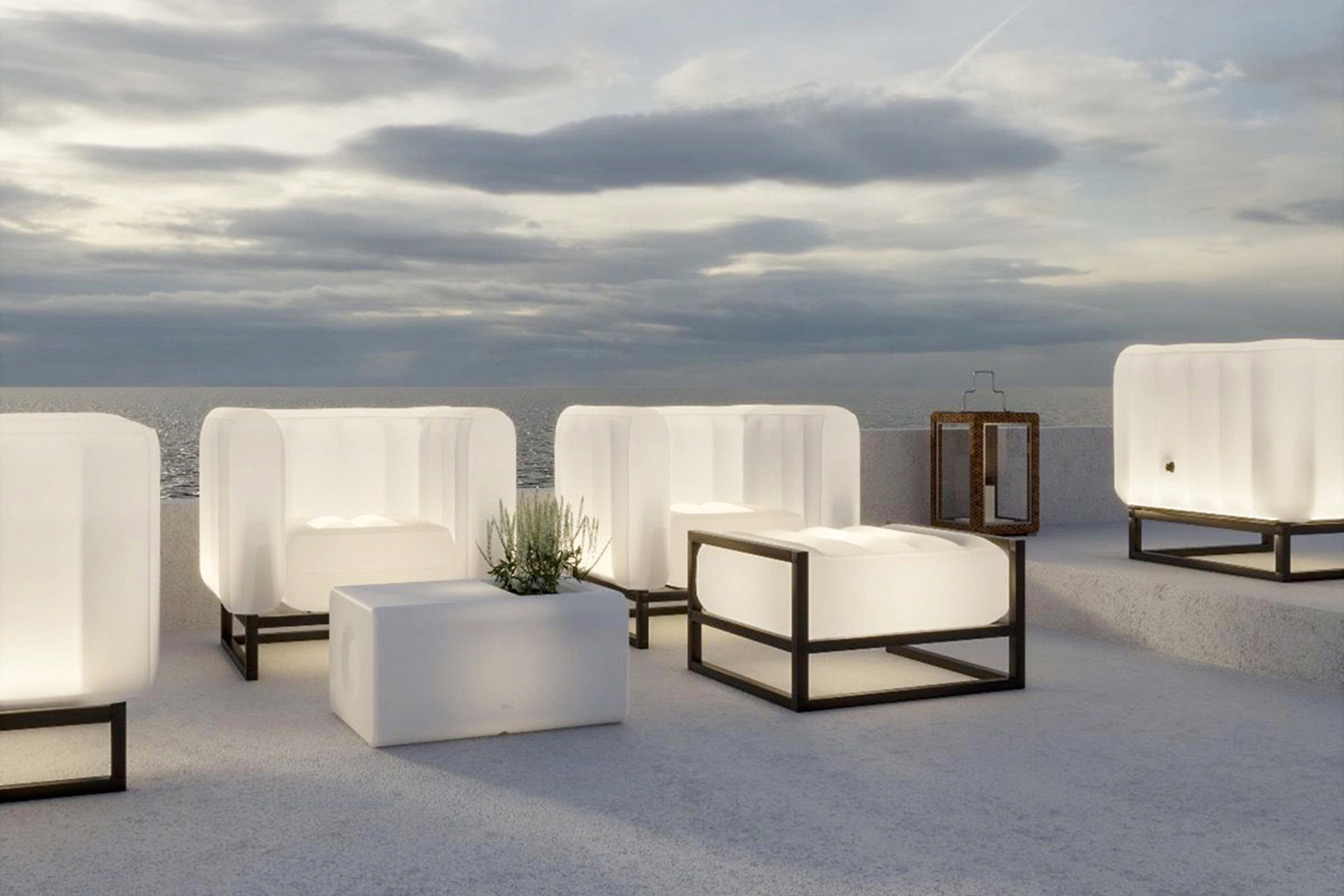 Erleuchtet&nbsp;Klassische Outdoor-Beleuchtung kann man sich mit dem witzigen »Yomi«-Gartenmöbelset sparen.&nbsp;mojow-mobiliers.com