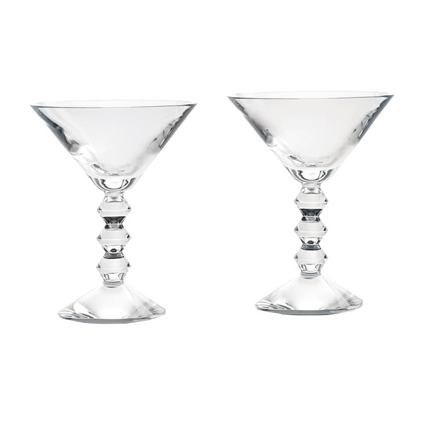Edel Baccarat ist für zeitlose Klassiker bekannt. Kein Wunder also, dass auch die »Vega«-Martinigläser aus Kristall lange Freude bereiten. horchow.com