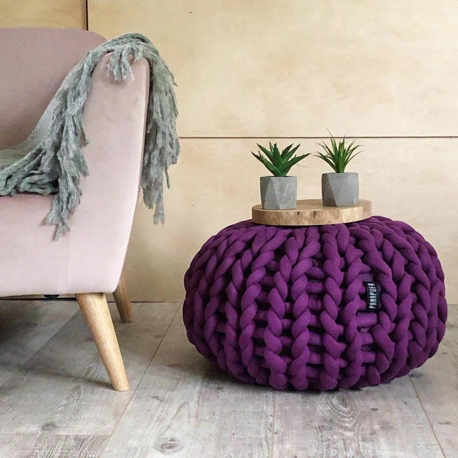 Verzopft Der »Big Cotton Pouf« überzeugt sowohl als Sitz- als auch als Ablagemöglichkeit. Gestrickter Multifunktionalismus sozusagen. panapufa.com