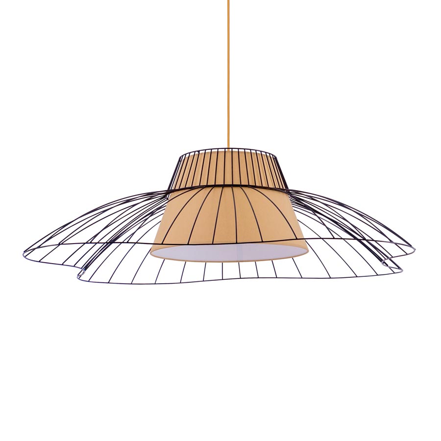 Lässig abhängen Diese Hängelampe von Olivier Toulouse wirkt zwar etwas aus der Form geraten, aber genau das macht die Spannung aus.&nbsp;flametluceluminaires.com