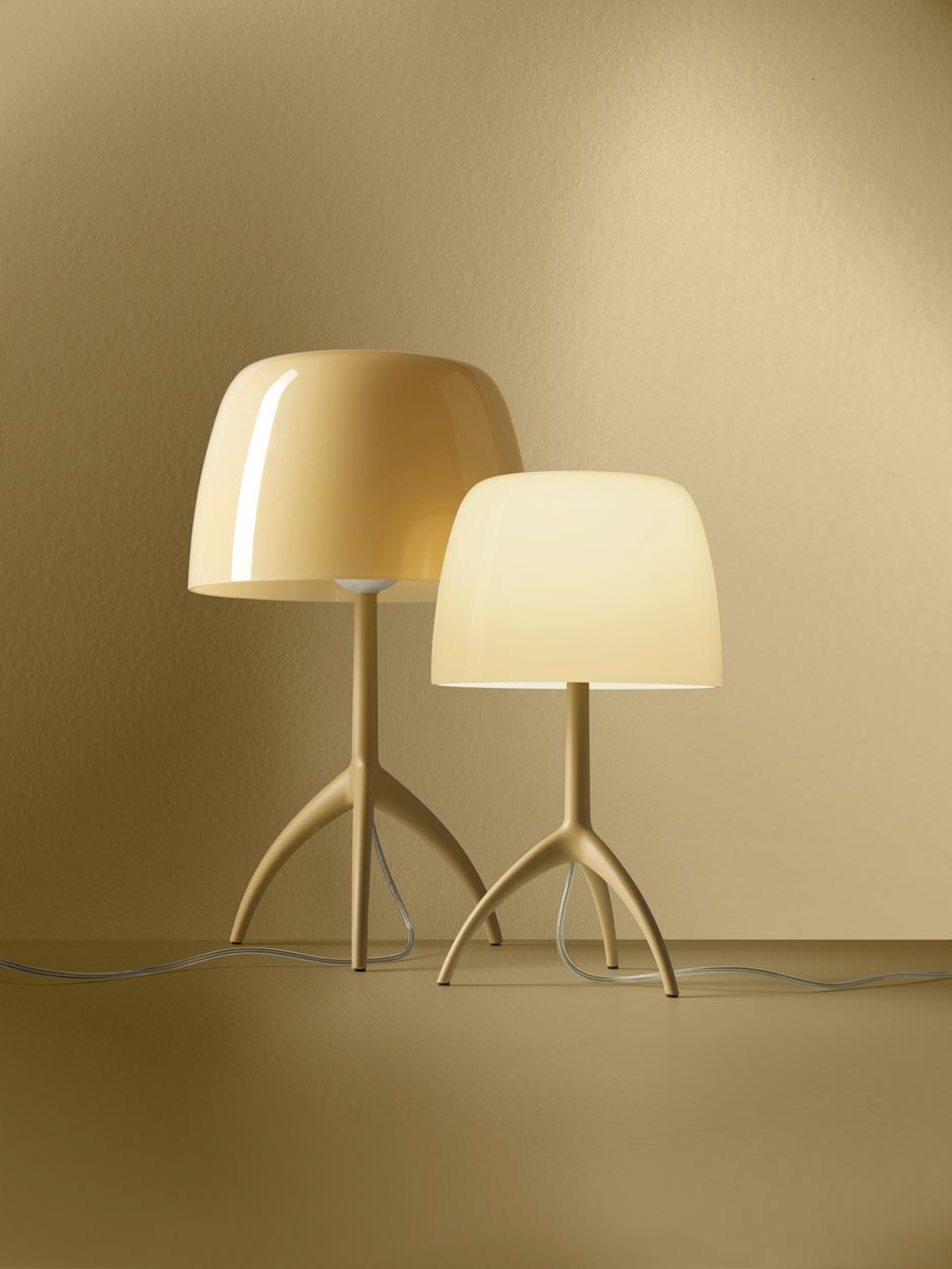 Licht geht auf Rodolfo Dordonis Kultlampe »Lumiere« wurden heuer die Farbtöne »Cipria«, »Creta« und »Sahara« verpasst. foscarini.com