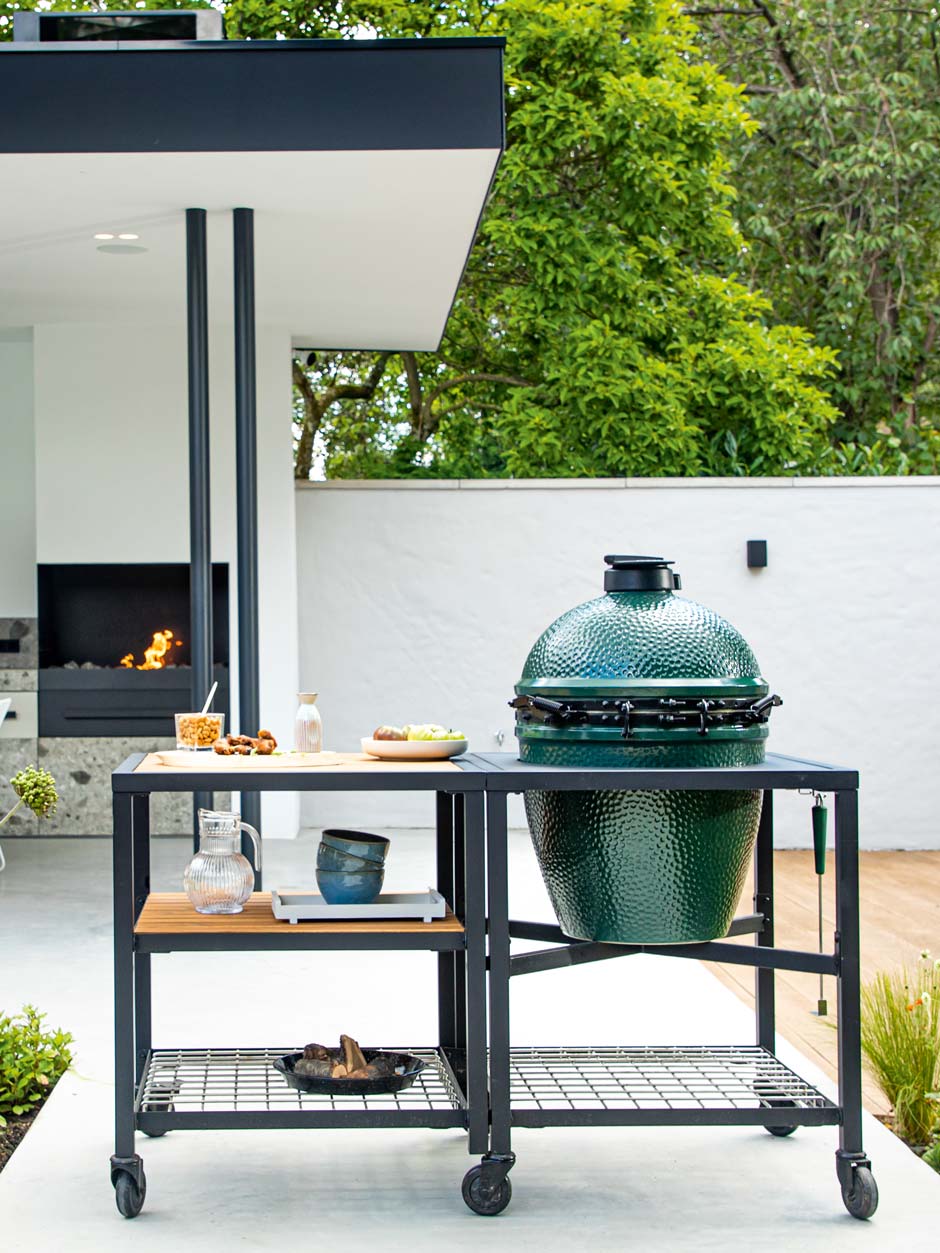 Ei, ei, ei! Mittlerweile ein Kultklassiker. Das »Big Green Egg« aus Keramik ist zum Statussymbol geworden. Auch weil es grillen, garen und räuchern kann. biggreenegg.eu