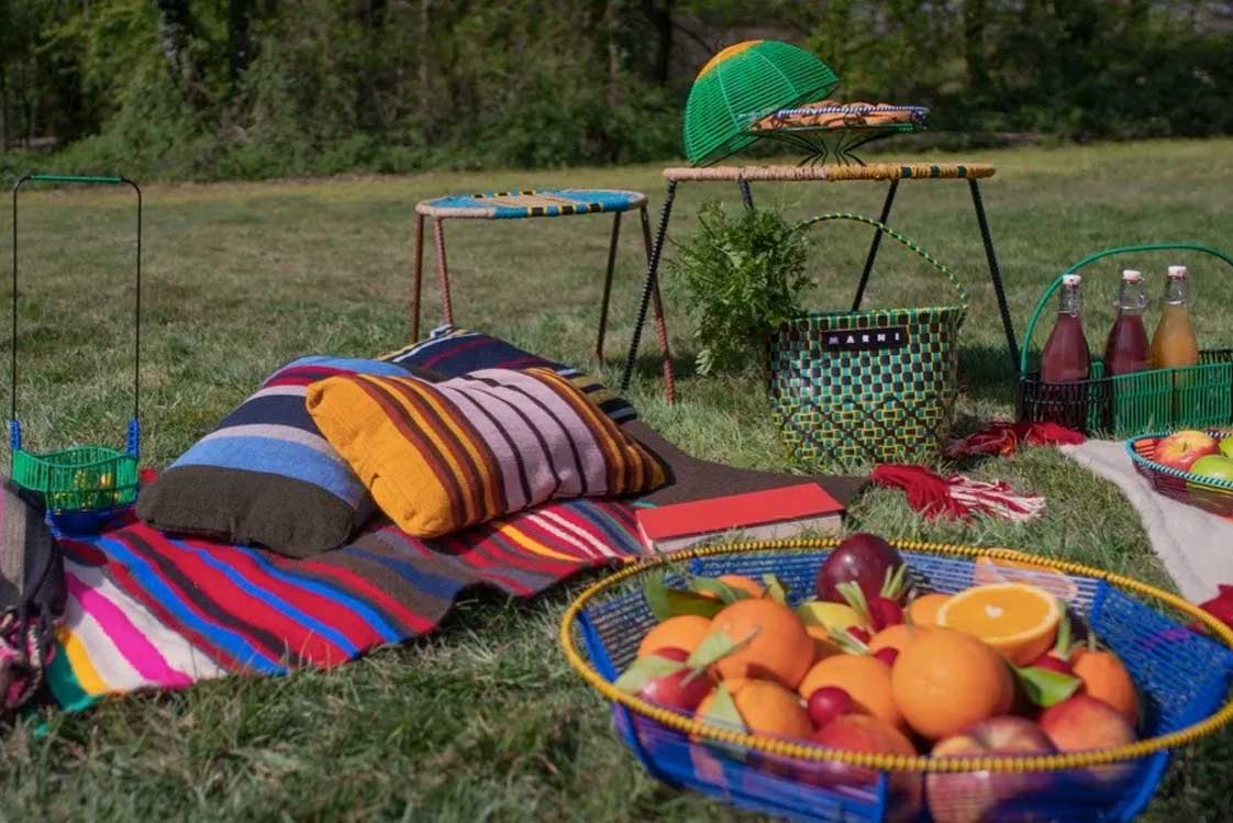 Marni Market&nbsp;Marni ist für seine bunten Colorblock-Styles und geometrische Prints bekannt. Auch die Möbel und Accessoires der Home-Kollektion des italienischen Hauses spiegeln seine verspielte Ästhetik wider und bringen Farbe ins Haus. marni-market.com&nbsp;

