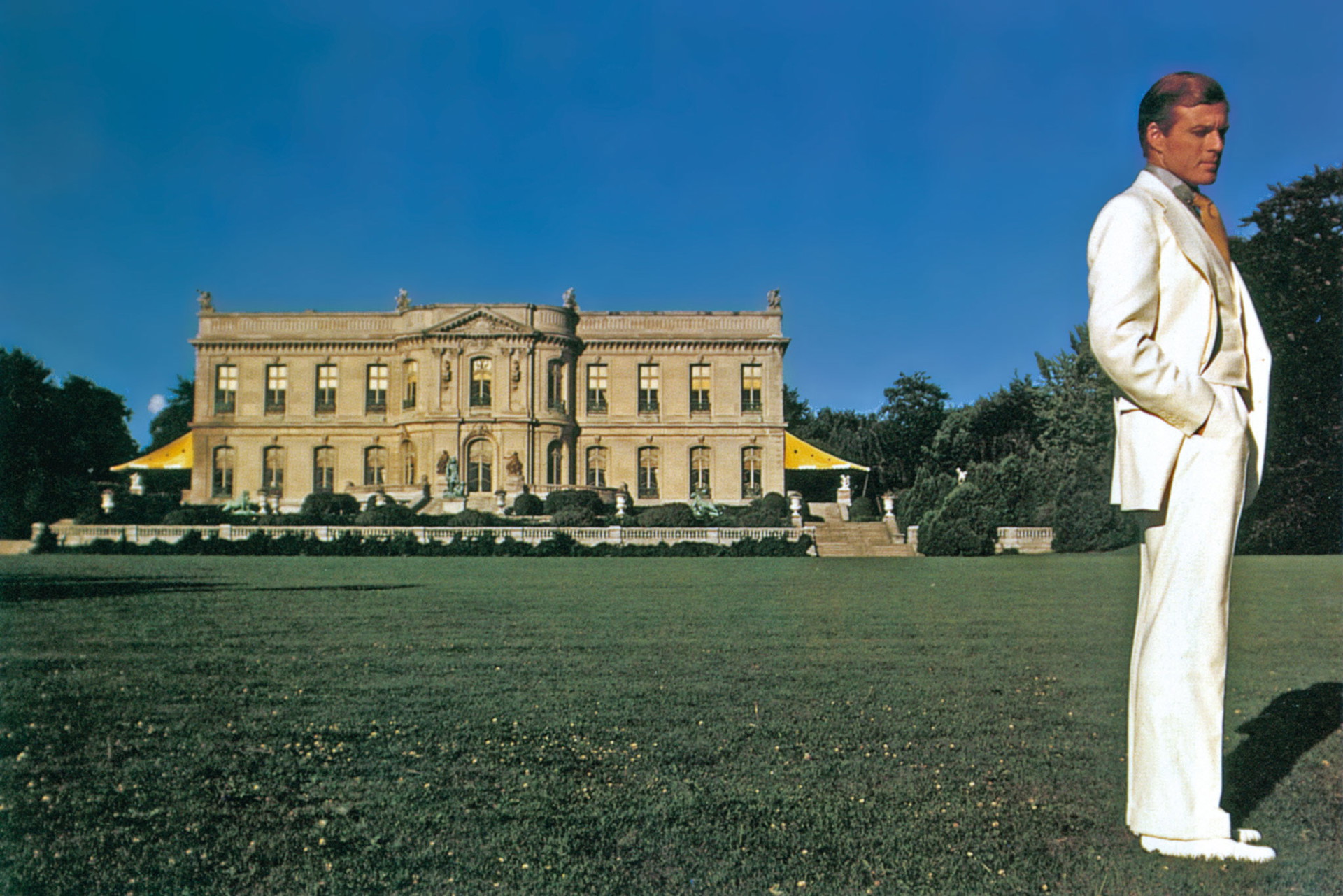 In den 1970er reüssierte Robert Redford&nbsp;(mit Mia Farrow) in der Literaturverfilmung&nbsp;»The Great Gatsby«. Als Kulisse dienten&nbsp;Newports Prachtbauten wie »Rosecliff Mansion«.