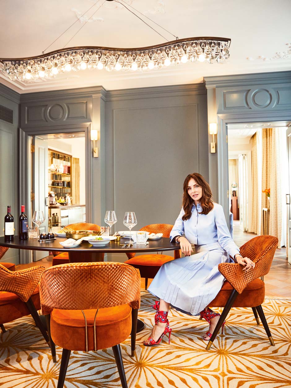 Bitte zu Tisch in der Hoffmann-Suite&nbsp;Wir haben das Esszimmer der Hoffmann-Suite nicht nur fotografiert, sondern auch als Gastgeber getestet. Eine perfekte Location, um diskrete Geschäftseinladungen abzuhalten.
