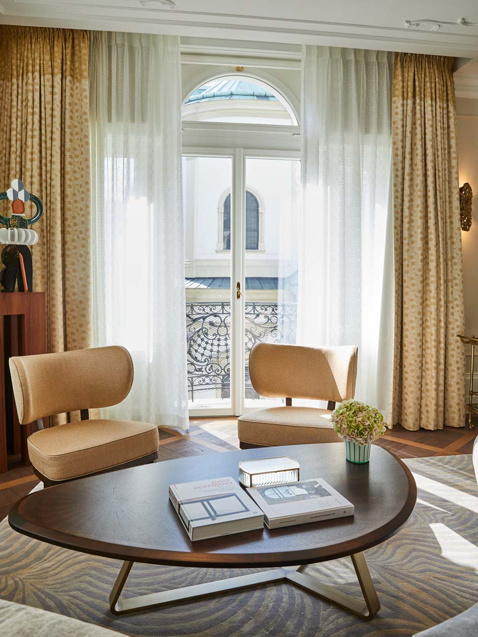 Parisian Flair&nbsp;Der entzückende Balkon in der Josef-Hoffmann-Suite führt direttissimo auf den Petersplatz. Ein charmantes Detail in charismatischer Umgebung.