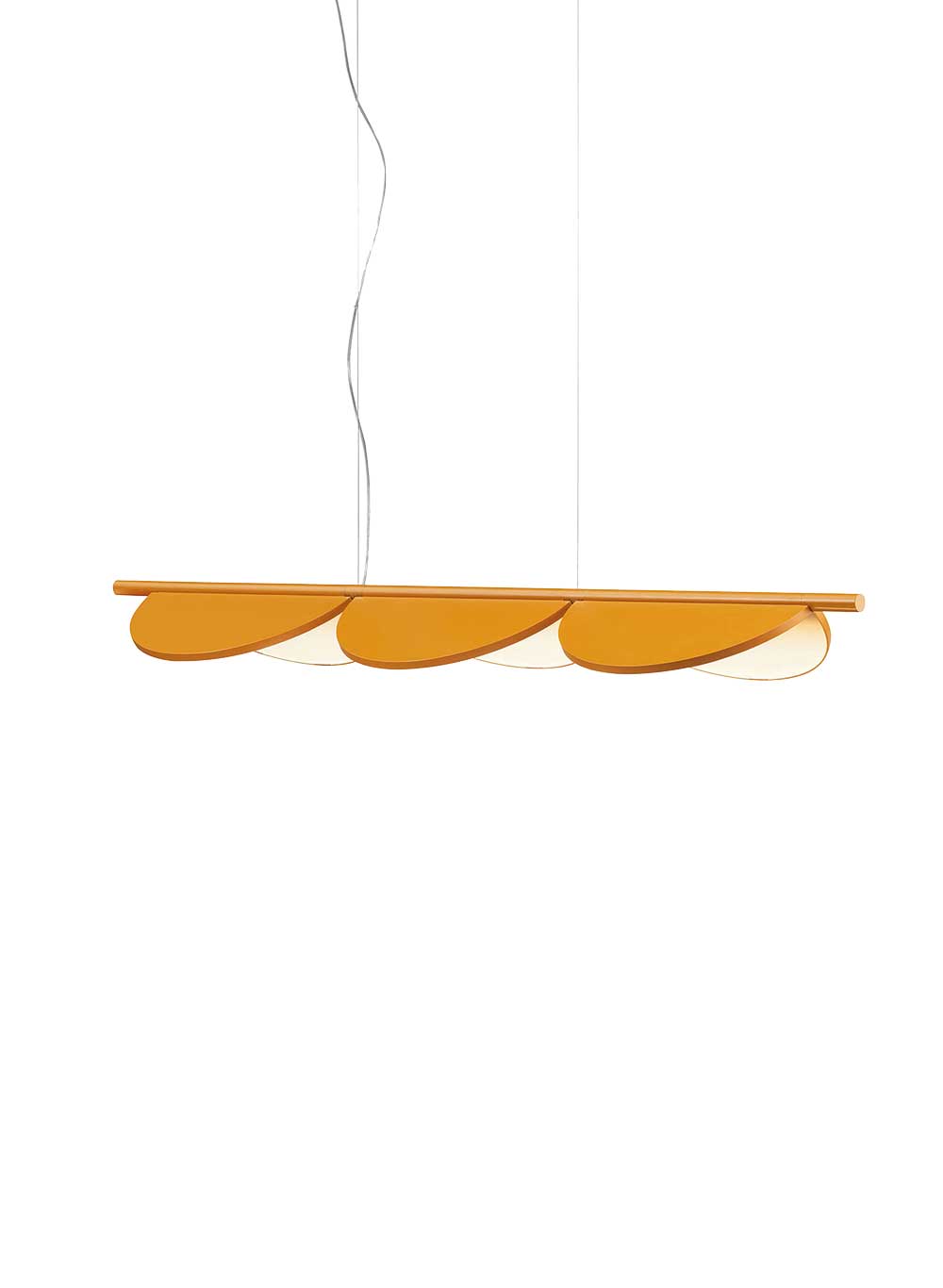 Nicht dimmen, sondern&nbsp;drehen! Designerin Patricia&nbsp;Urquiola weiß einfach, dass ein guter Lampenschirm beweglich sein muss. flos.com