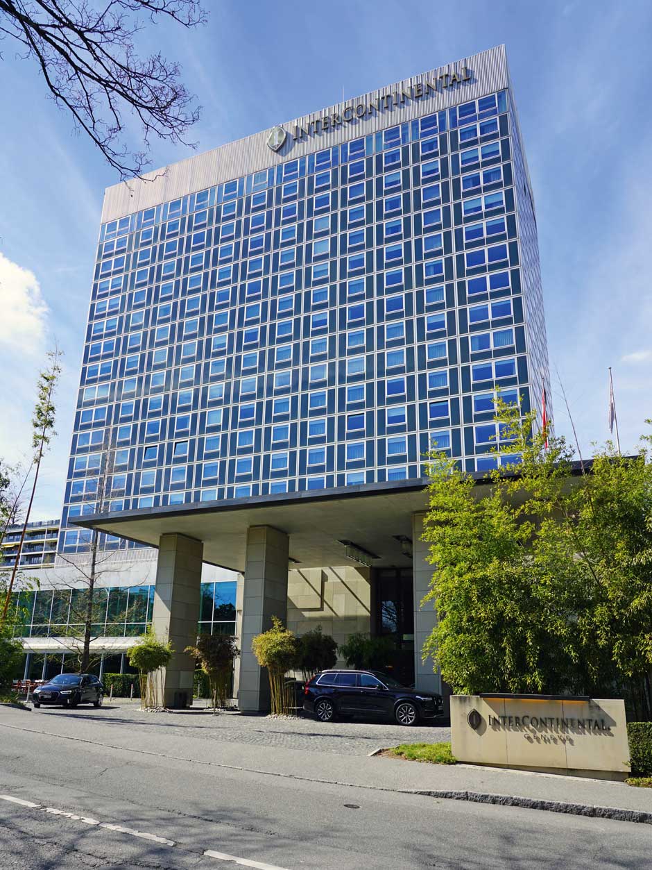 Intercontinental Hotel&nbsp;Georges Addor und Jean-Jacques Honegger, 1958–1962 »Im Herzen des Internationelen Viertels gelegen, wurde das Ensemble de Budé als neues Quartier mit Wohnungen, Shopping, Freizeit und einem Hotel geplant. Die Ausblicke auf die Landschaft sind spektakulär!«